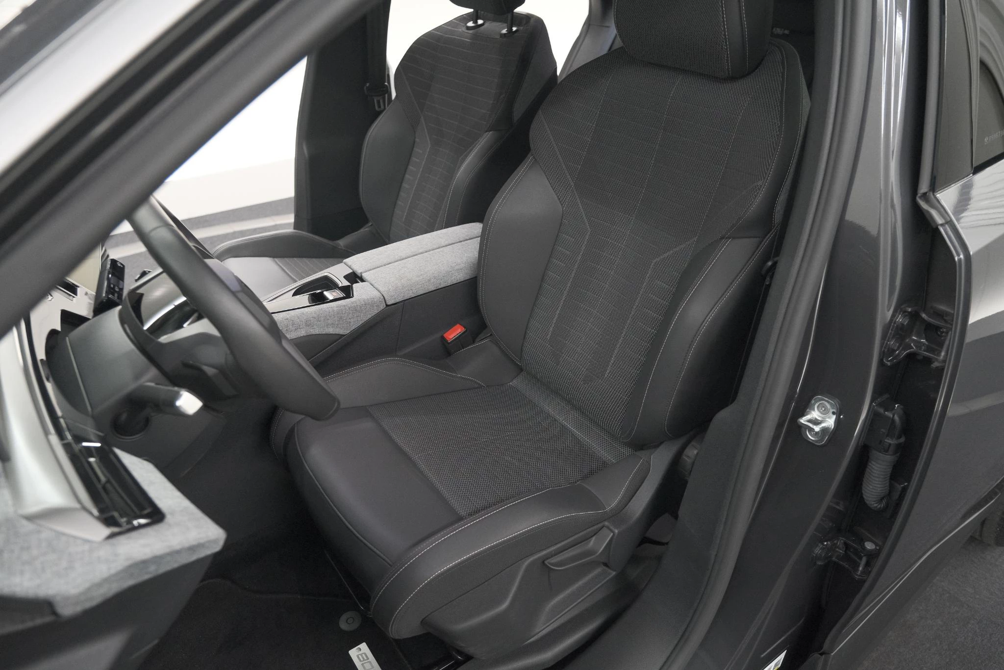 Hoofdafbeelding Peugeot e-3008