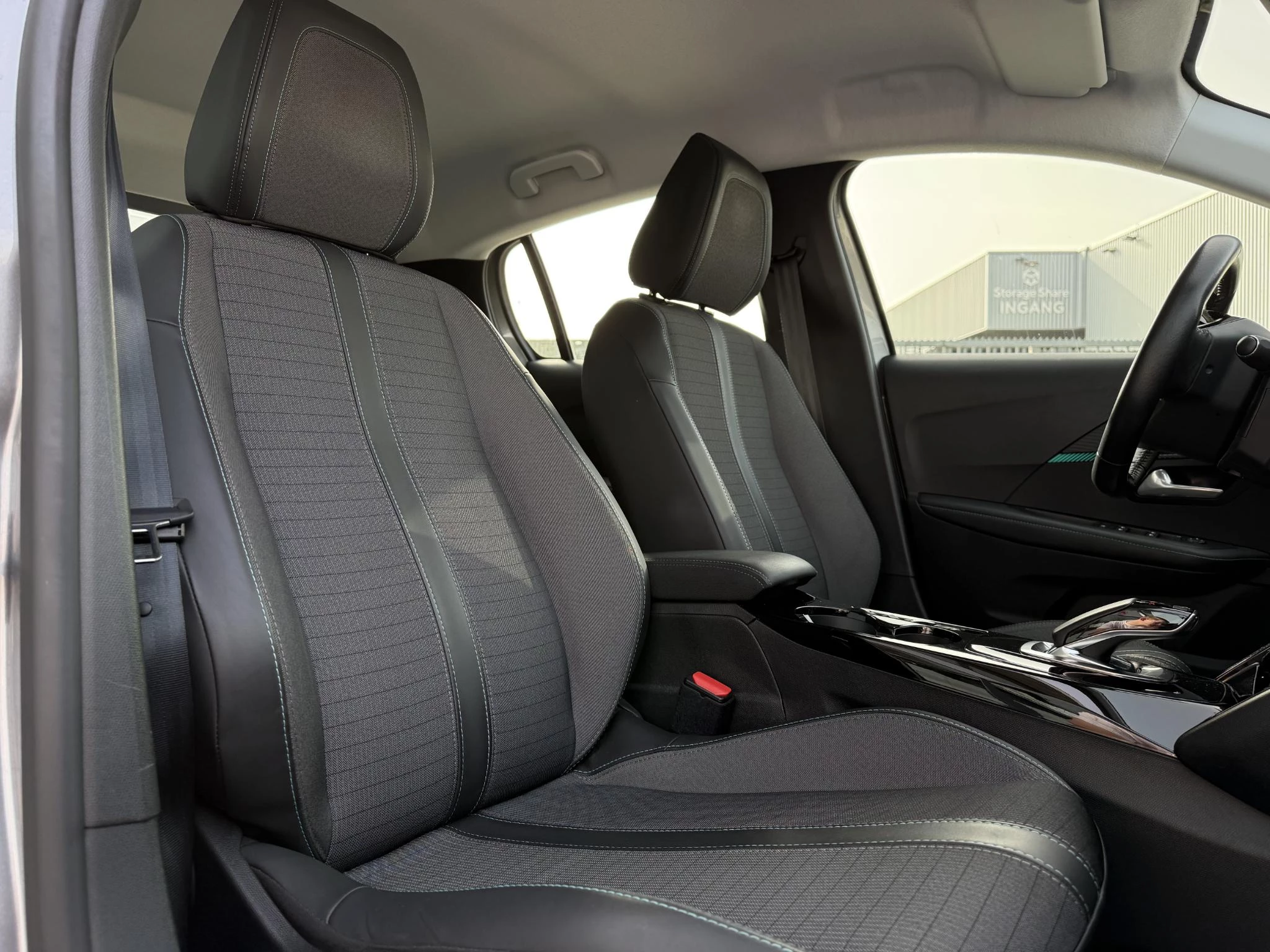 Hoofdafbeelding Peugeot e-208