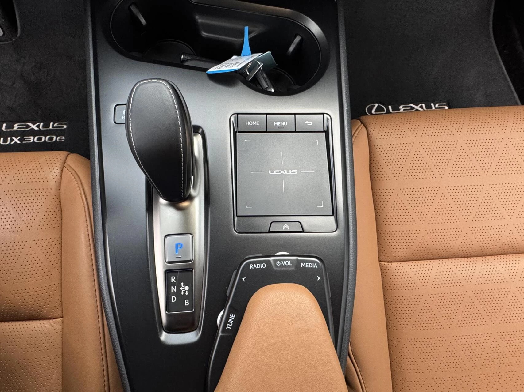 Hoofdafbeelding Lexus UX