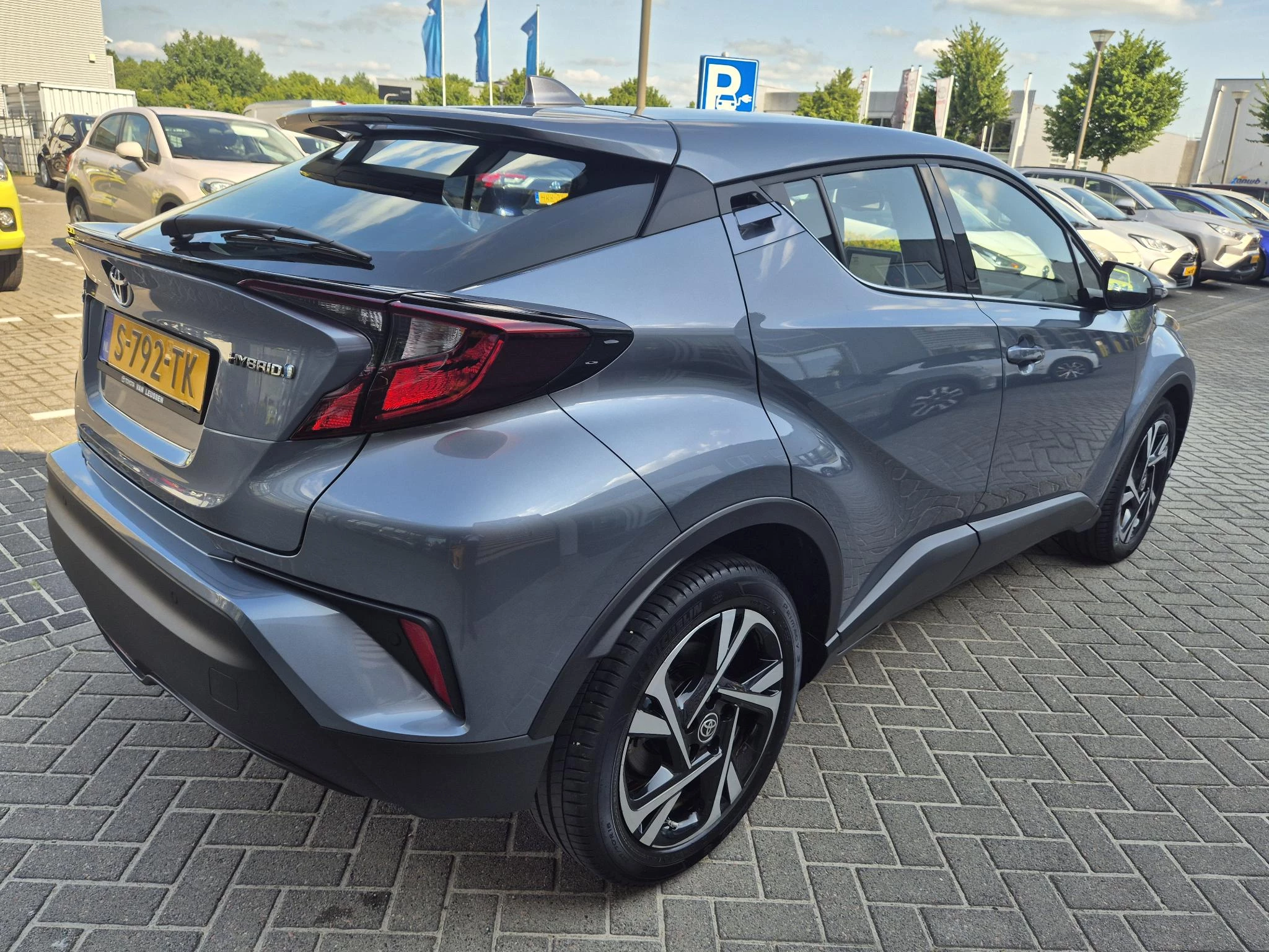 Hoofdafbeelding Toyota C-HR
