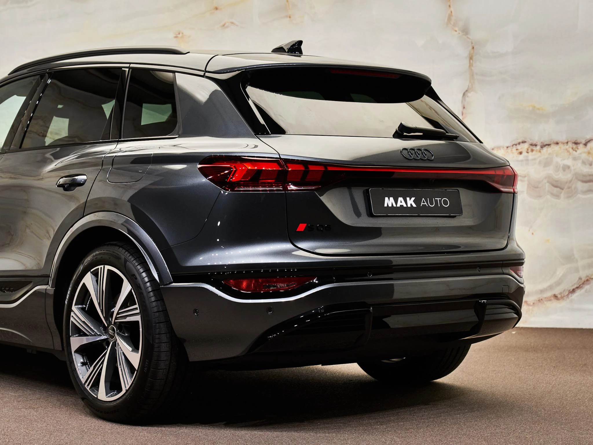 Hoofdafbeelding Audi SQ6