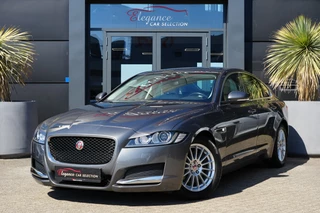Hoofdafbeelding Jaguar XF Jaguar XF 2.0d Prestige 164pk Stoelverwarming/Camera/Trekhaak