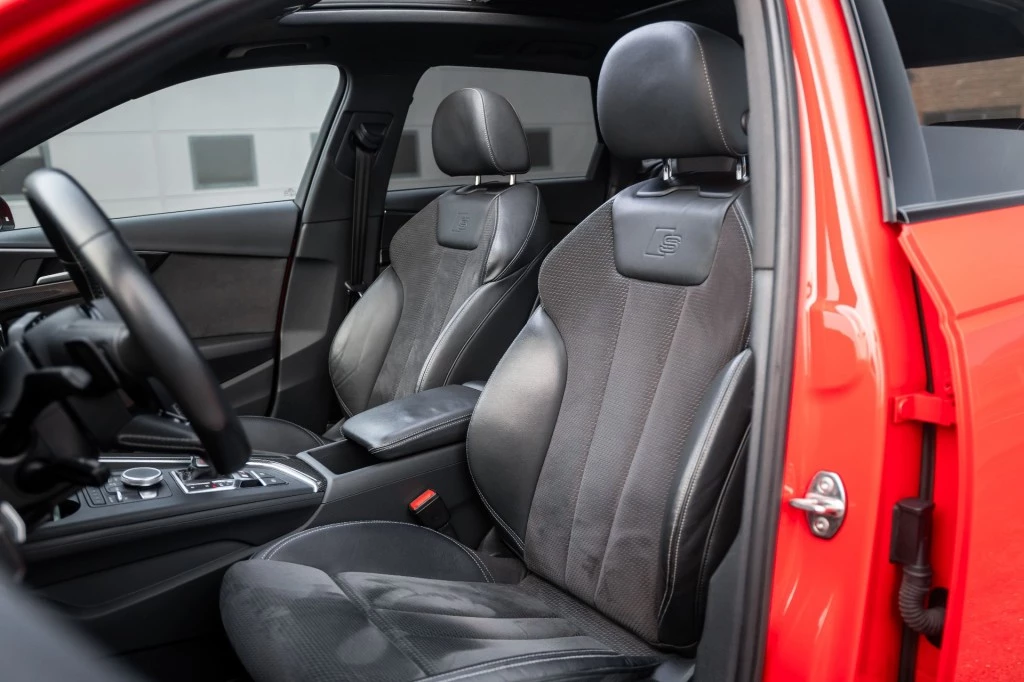 Hoofdafbeelding Audi S4