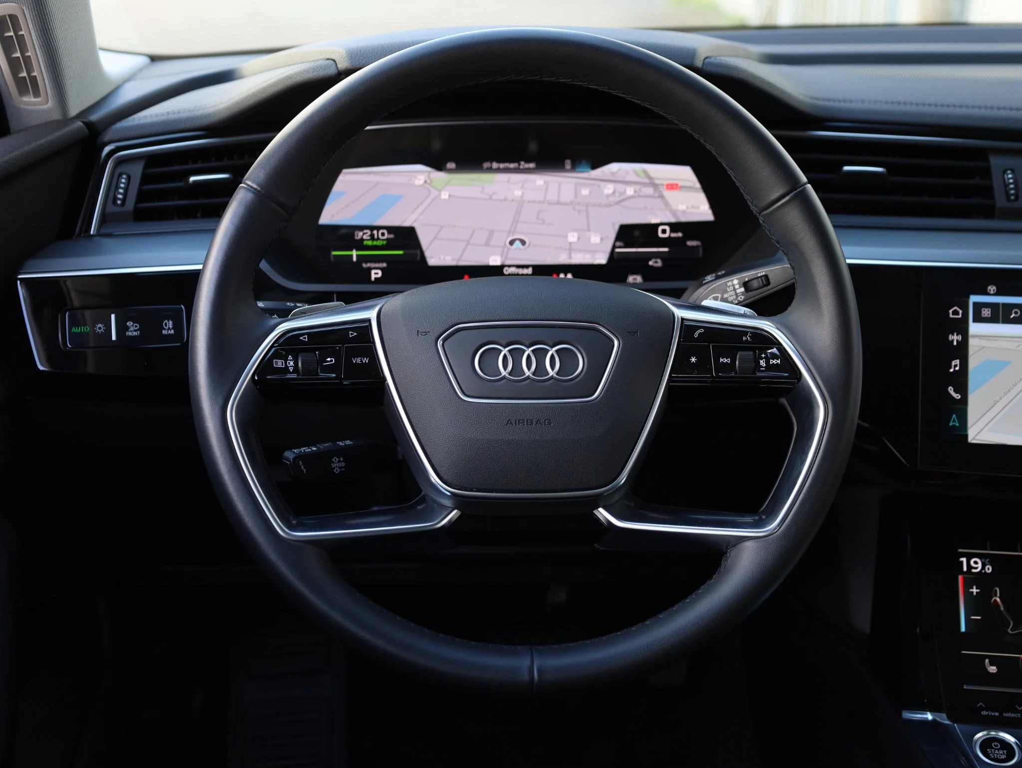 Hoofdafbeelding Audi e-tron