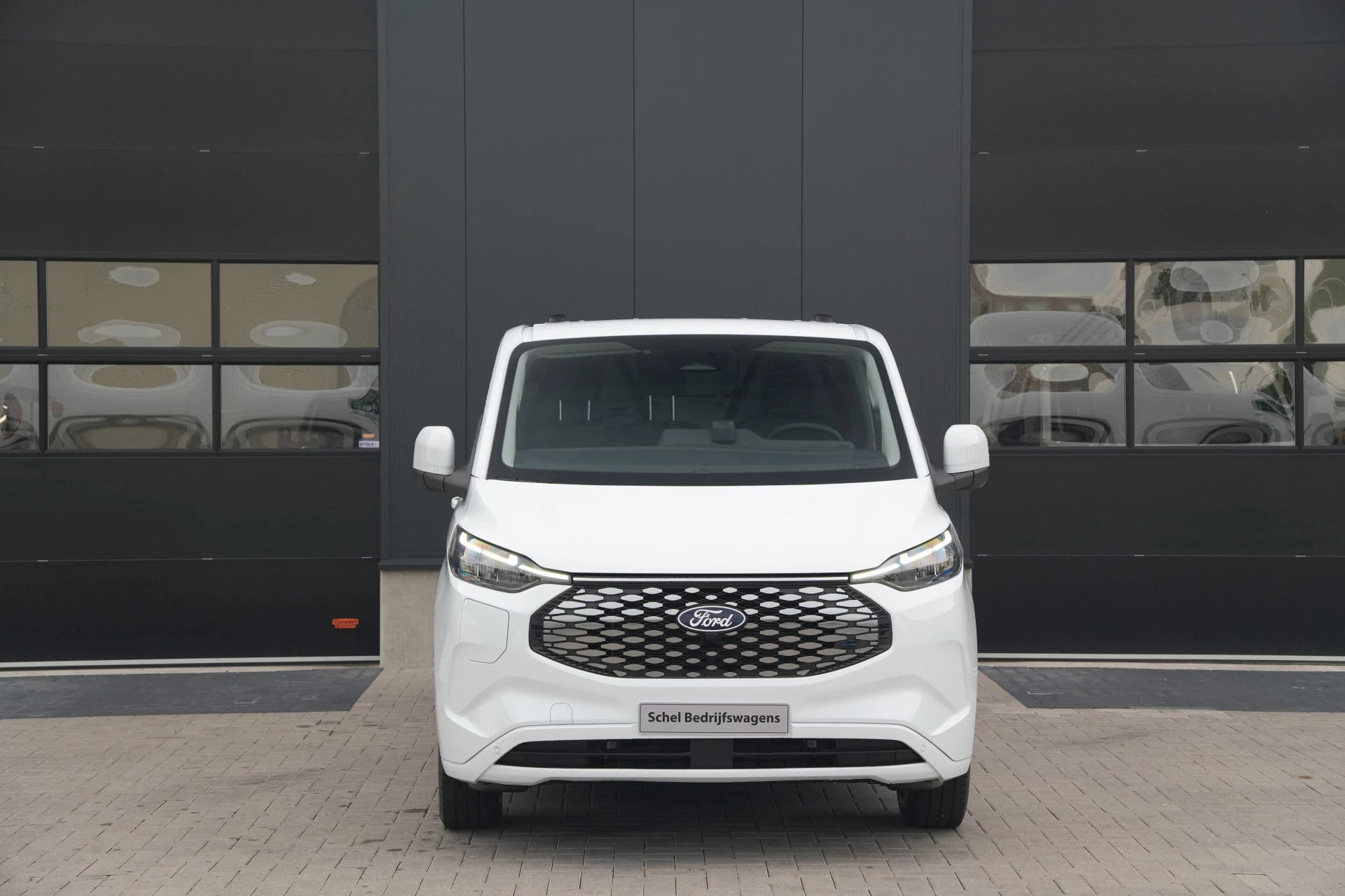 Hoofdafbeelding Ford E-Transit Custom