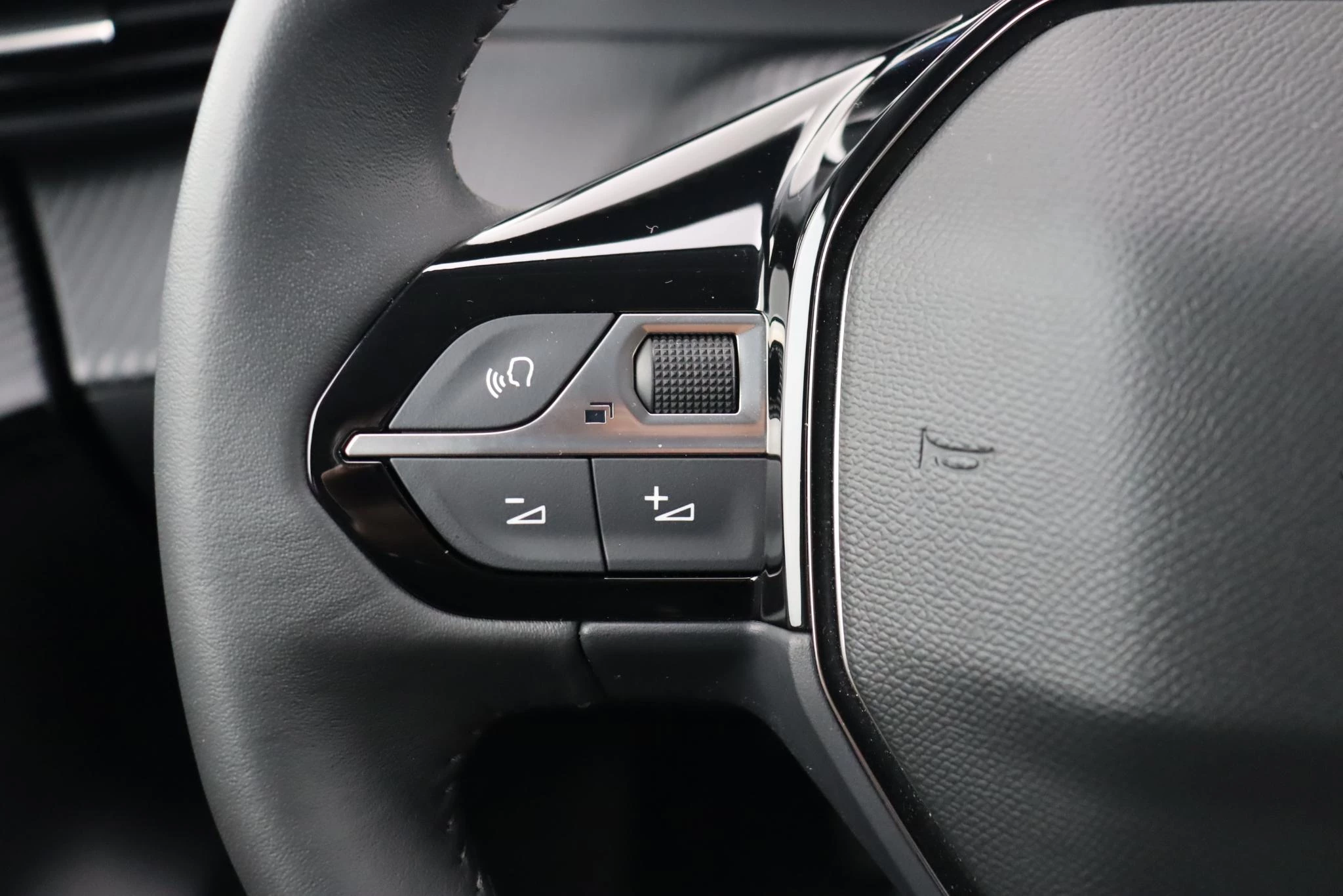 Hoofdafbeelding Peugeot e-208