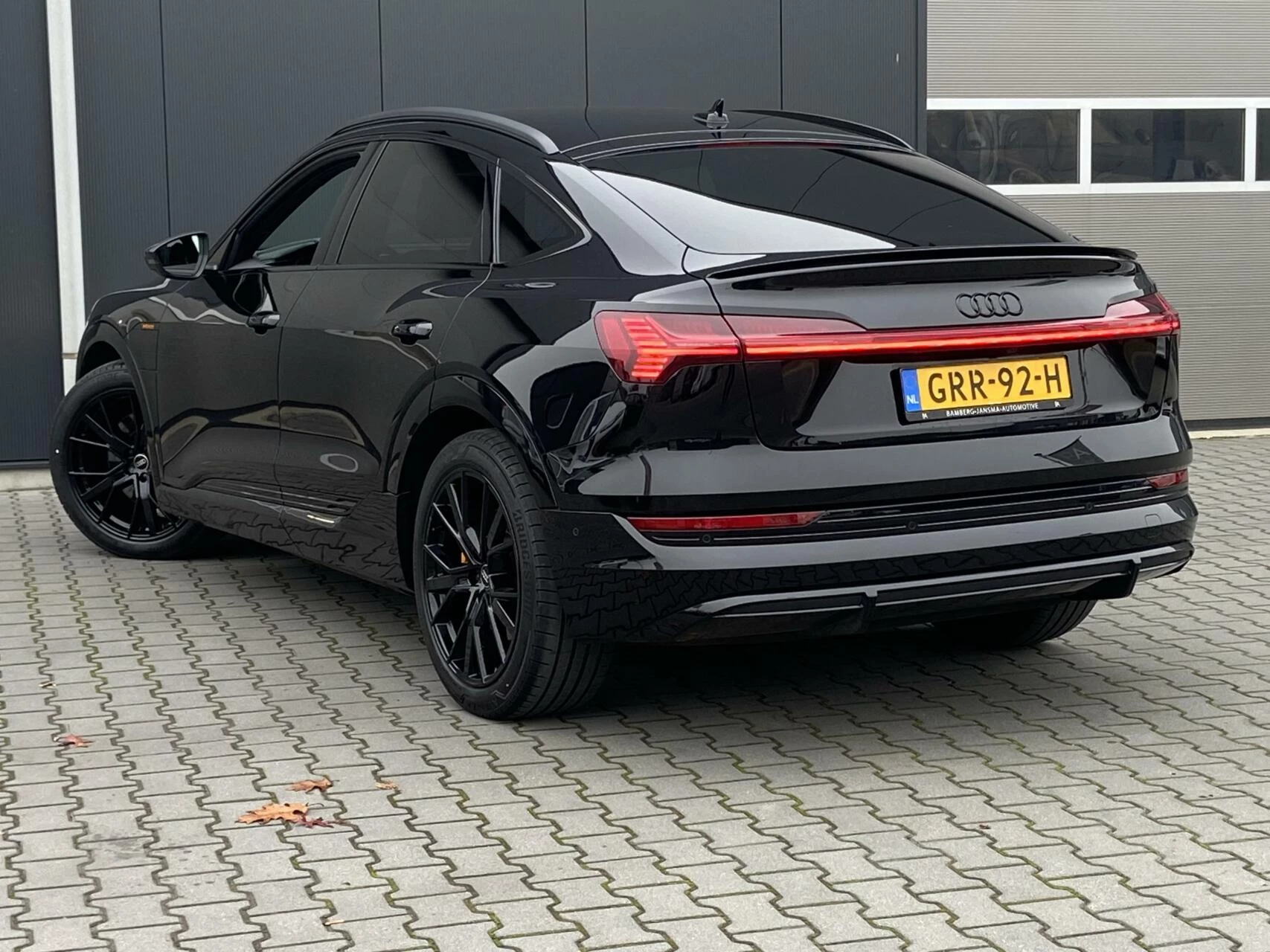 Hoofdafbeelding Audi e-tron