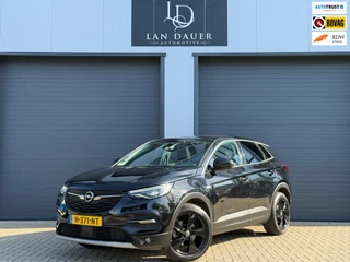 Hoofdafbeelding Opel Grandland X Opel Grandland X 1.2 Turbo PANO / CARPLAY / CAMERA / AUTOMAAT / STUURVERWARMING / WINTERPAKKET /