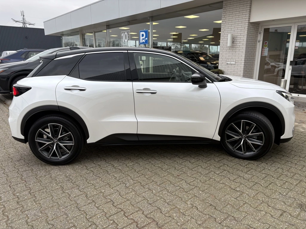 Hoofdafbeelding Lexus LBX