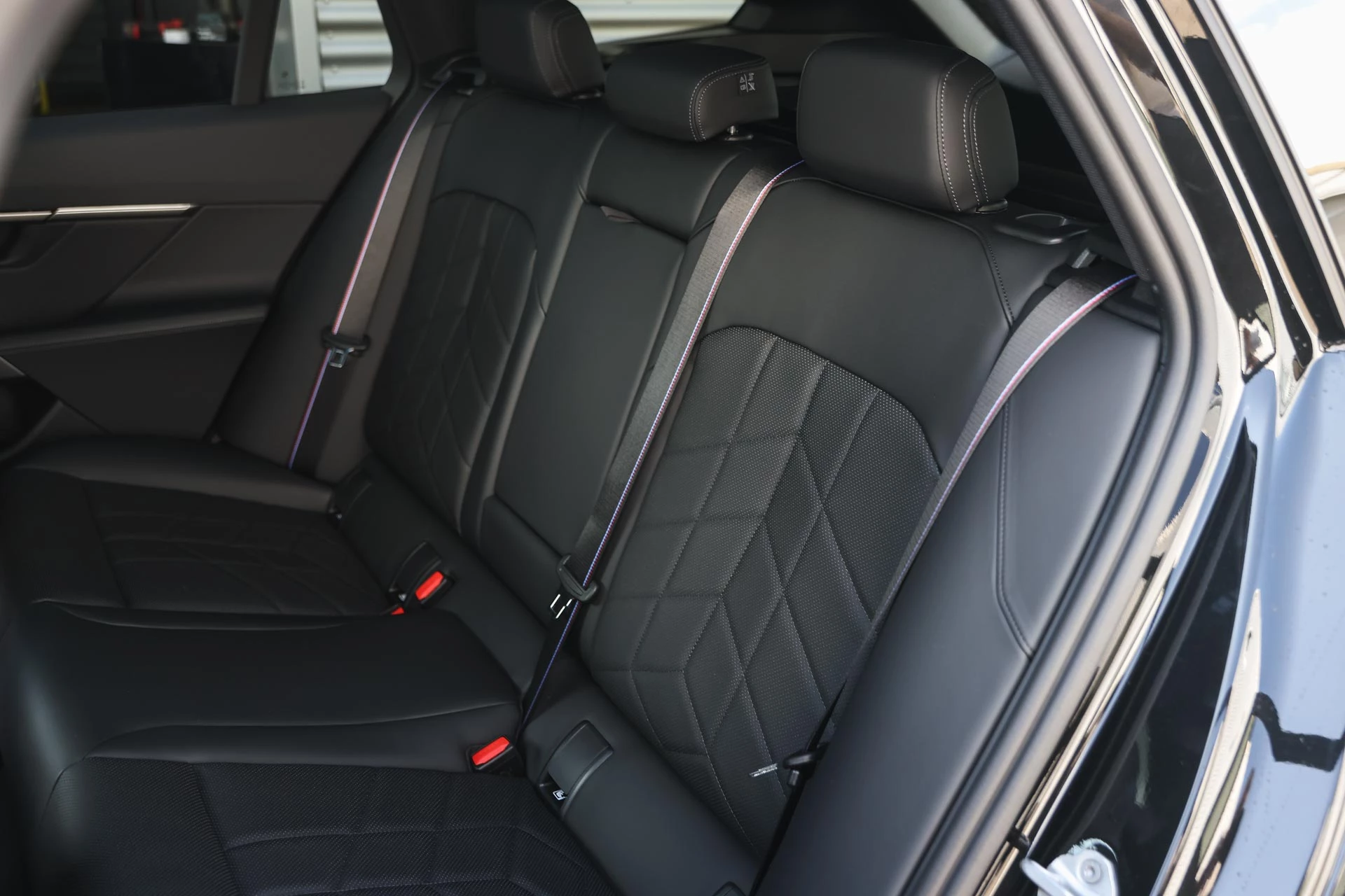 Hoofdafbeelding BMW i5