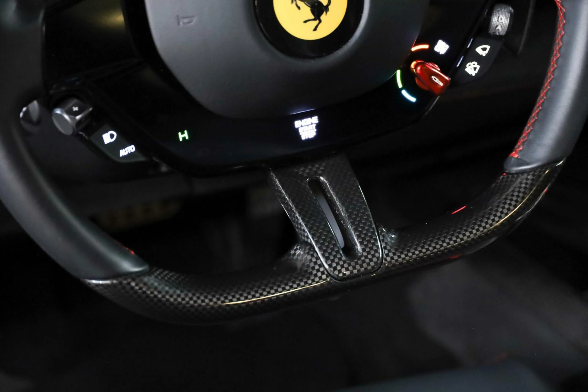 Hoofdafbeelding Ferrari 296