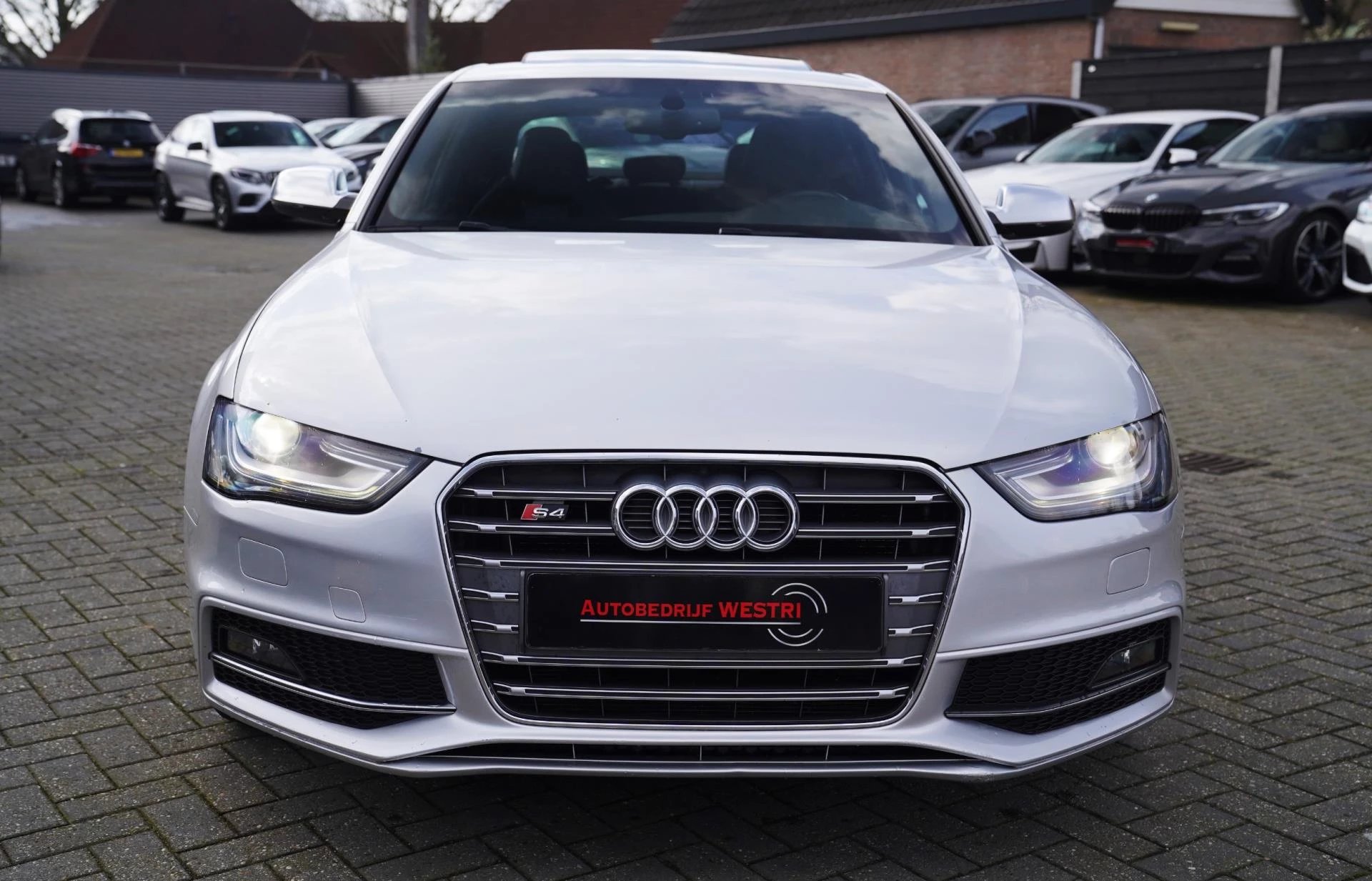 Hoofdafbeelding Audi S4