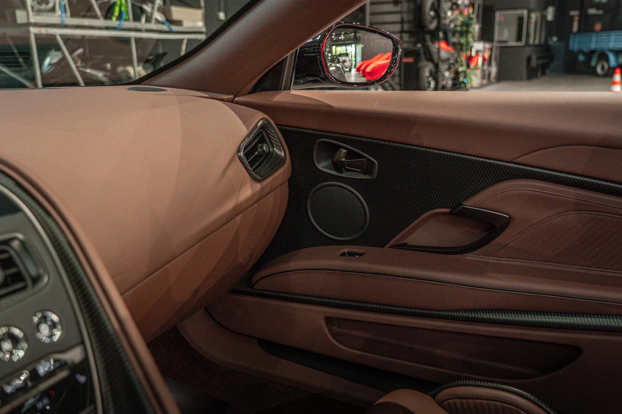 Hoofdafbeelding Aston Martin DBS