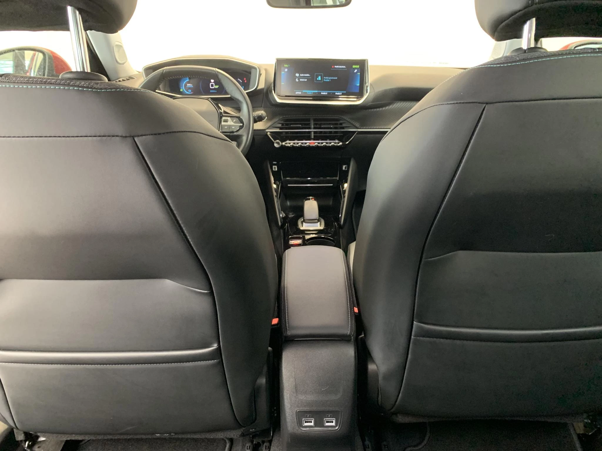 Hoofdafbeelding Peugeot e-2008