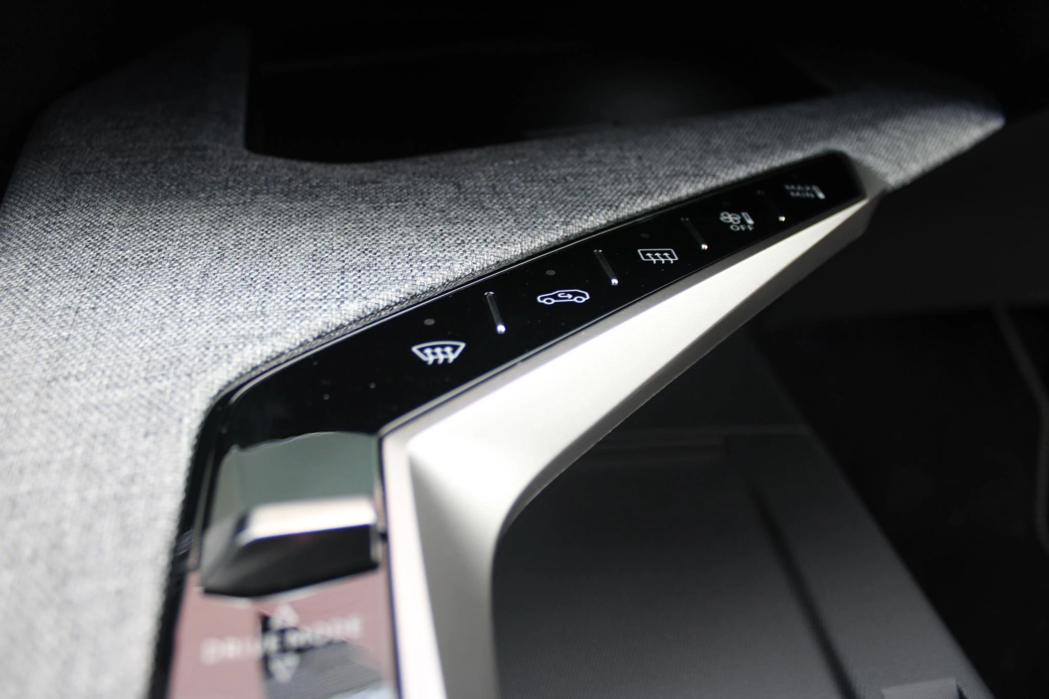 Hoofdafbeelding Peugeot e-3008