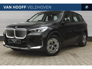 BMW iX1 eDrive20 / Parking Assistant / DAB / Trekhaak / Driving Assistant / Verwarmd Stuuwiel / Verwarmde stoelen