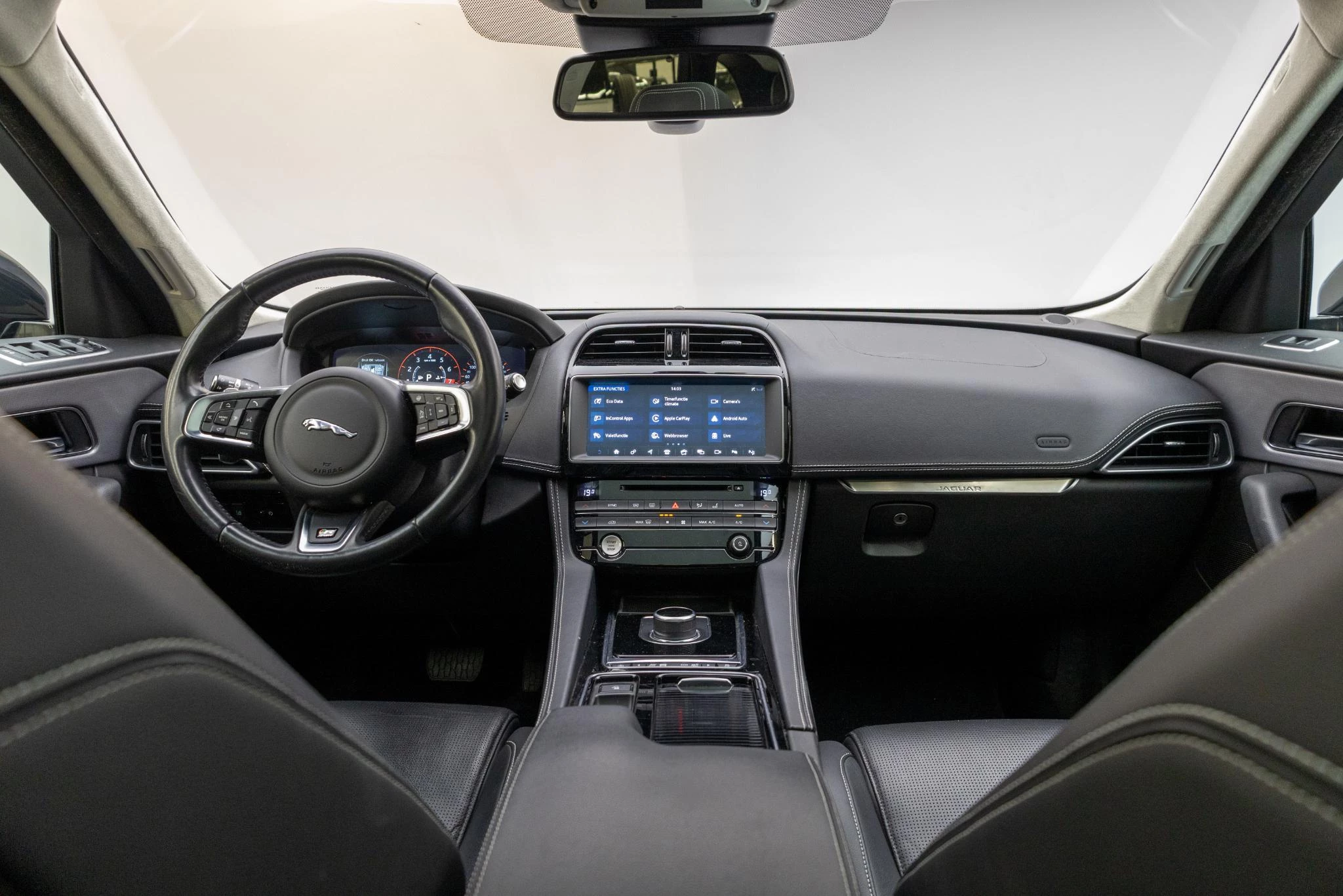 Hoofdafbeelding Jaguar F-PACE