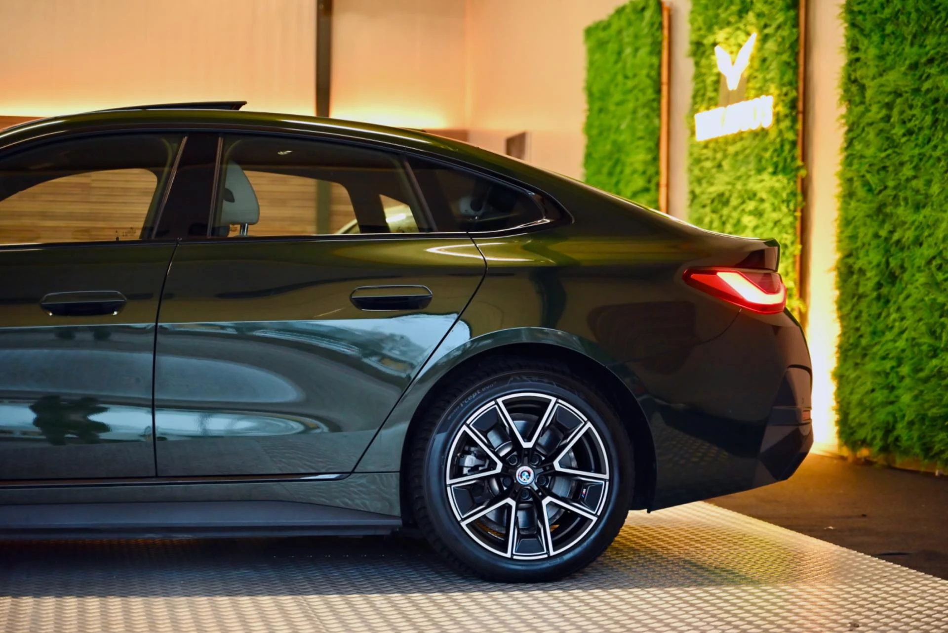 Hoofdafbeelding BMW i4