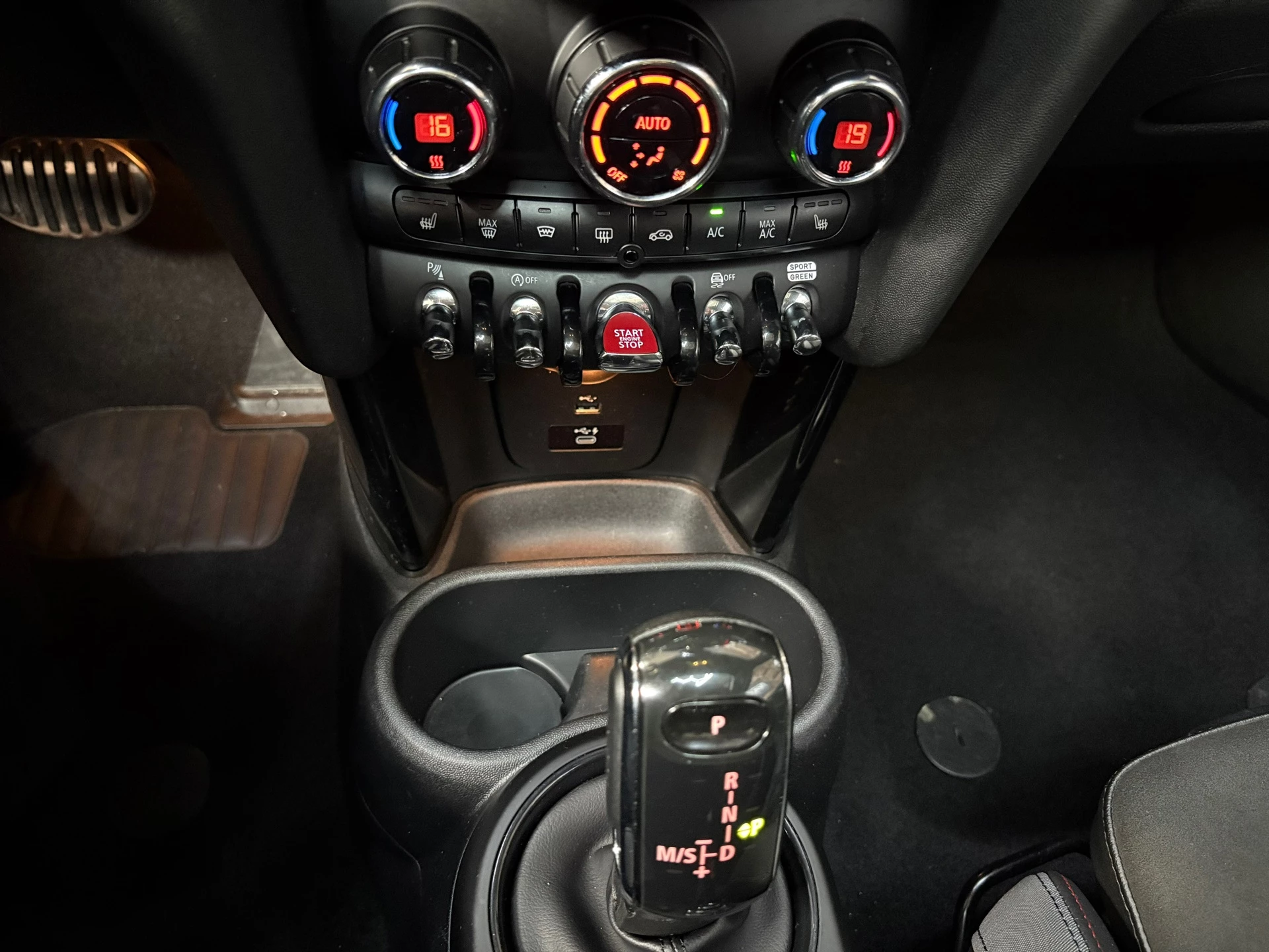 Hoofdafbeelding MINI Cooper