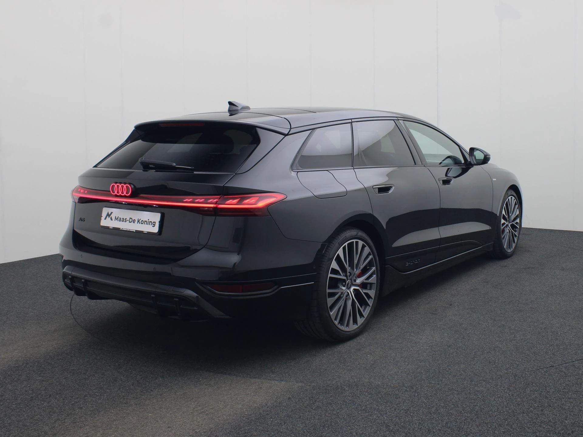 Hoofdafbeelding Audi A6 Avant e-tron