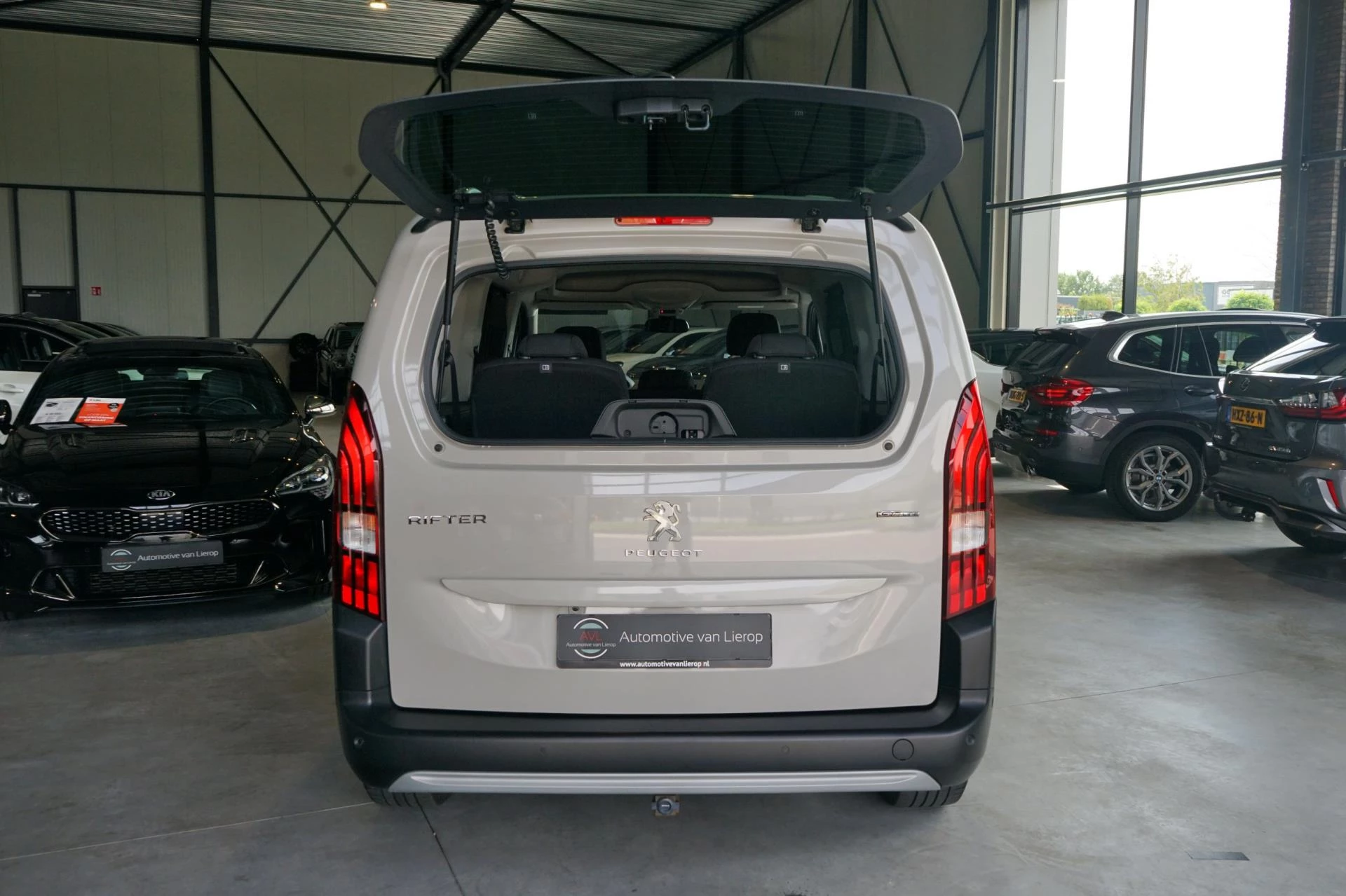 Hoofdafbeelding Peugeot Rifter