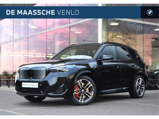 Hoofdafbeelding BMW iX1 BMW iX1 eDrive20 High Executive M Sport Automaat / Panoramadak / Head-Up / Harman Kardon / Comfort Acces / Driving Assistant Professional / Elektrische stoelen / 19"LM-velgen