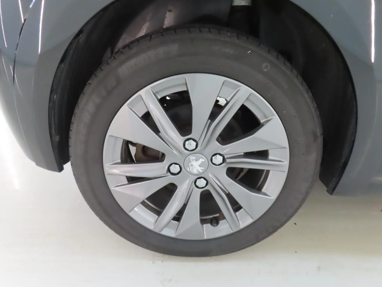 Hoofdafbeelding Peugeot e-208