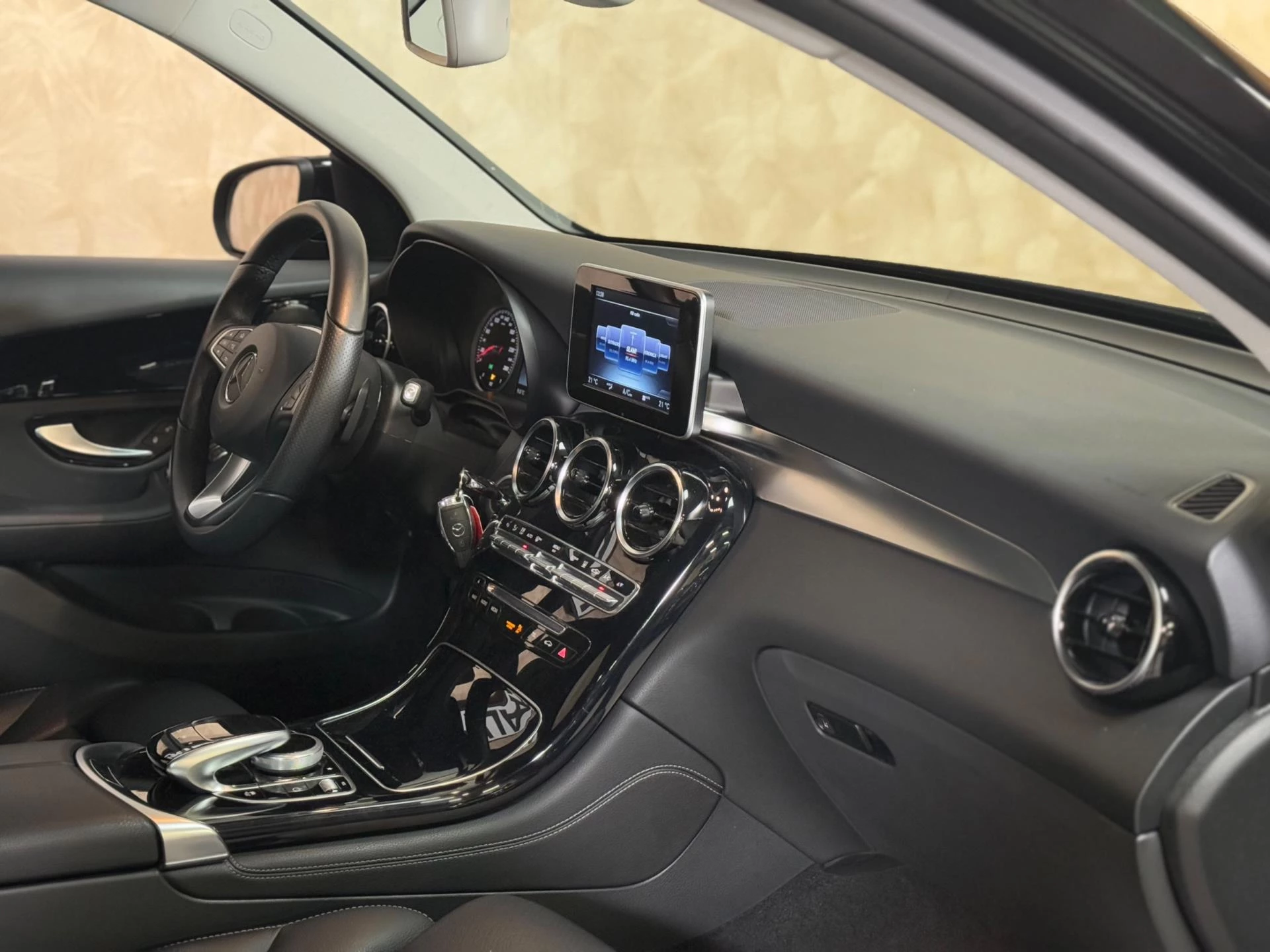 Hoofdafbeelding Mercedes-Benz GLC