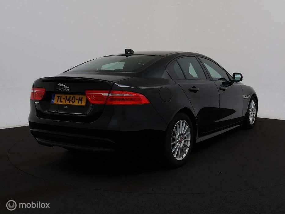 Hoofdafbeelding Jaguar XE