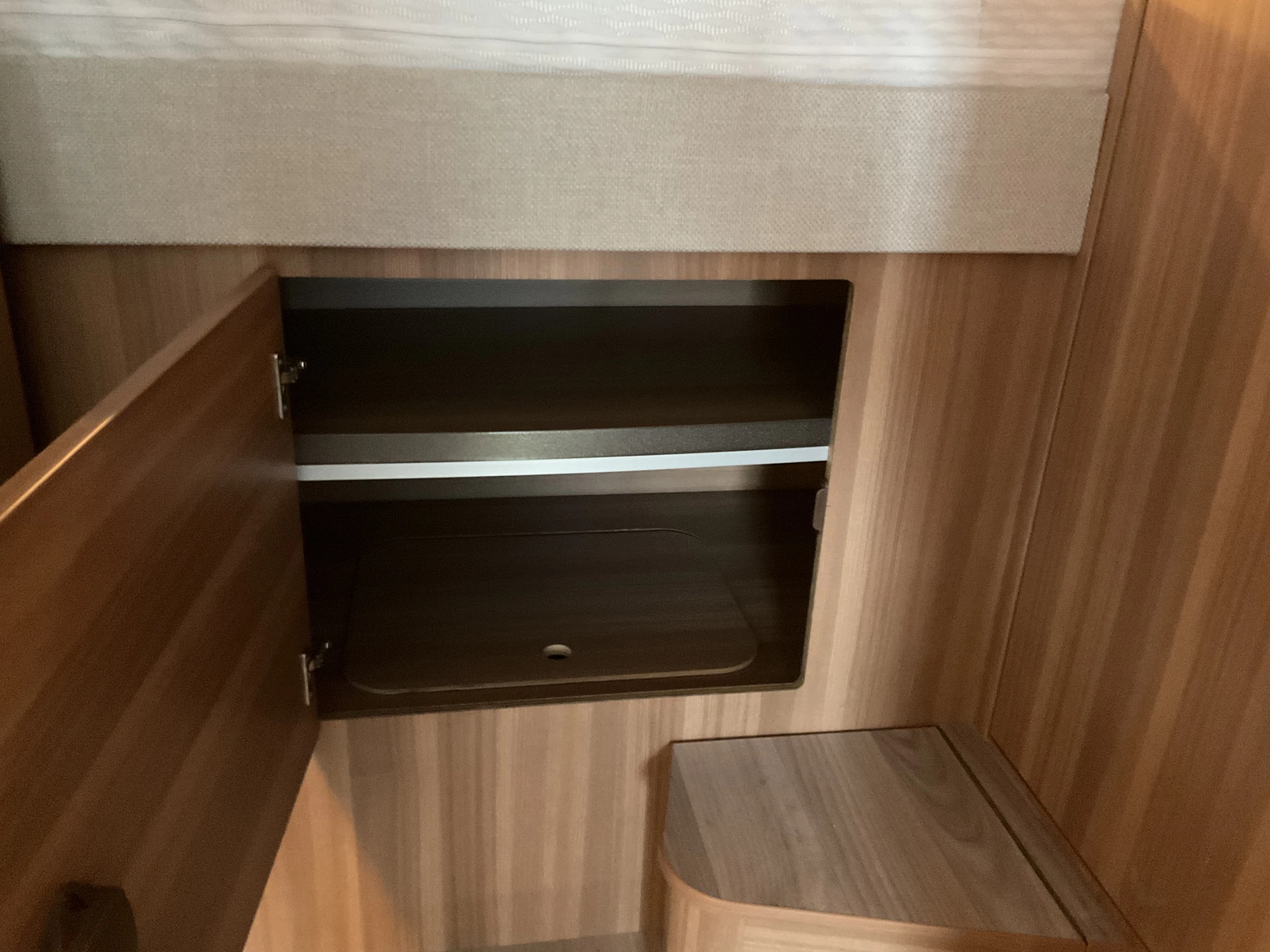 Hoofdafbeelding Weinsberg R57