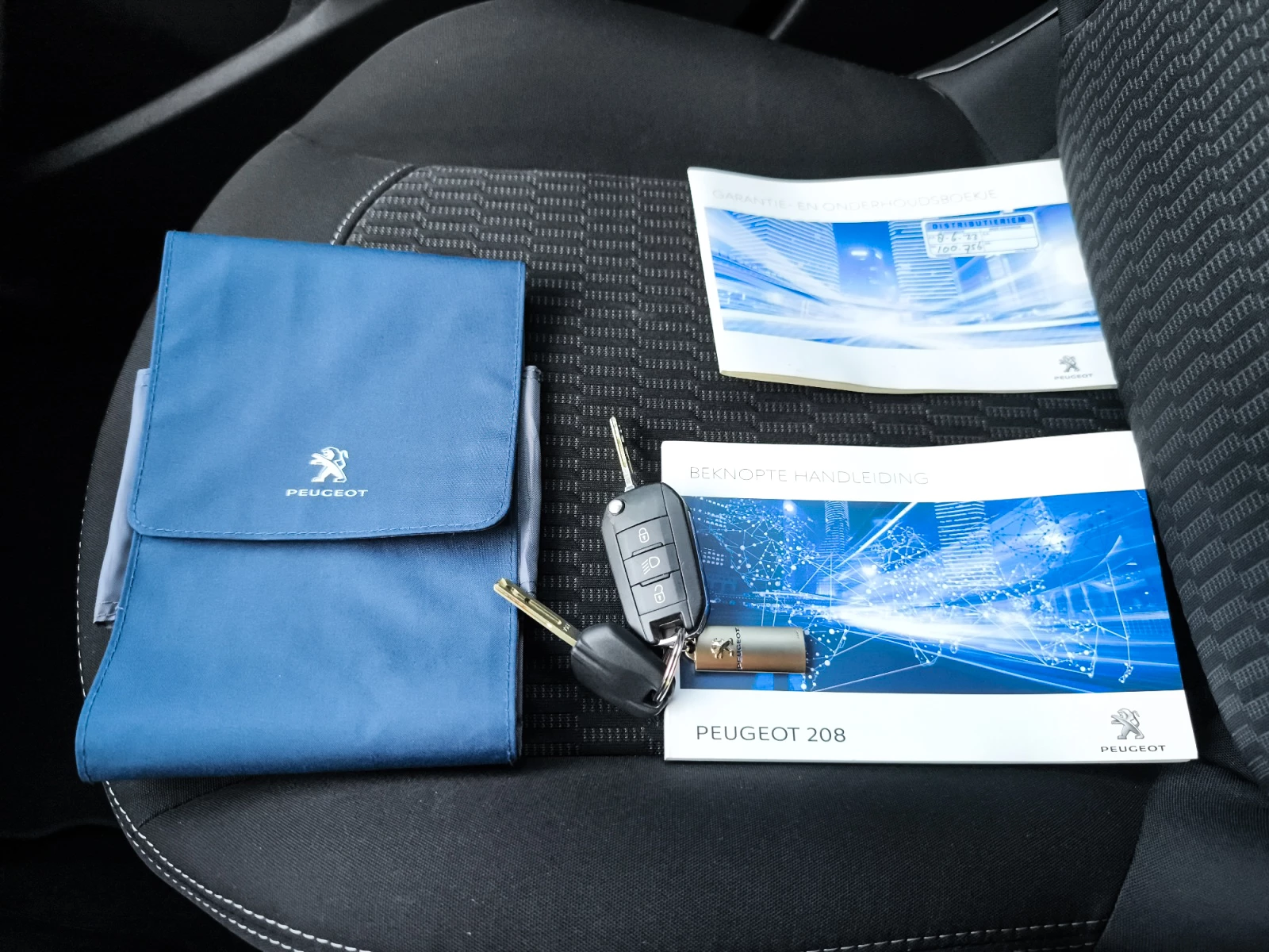 Hoofdafbeelding Peugeot 208