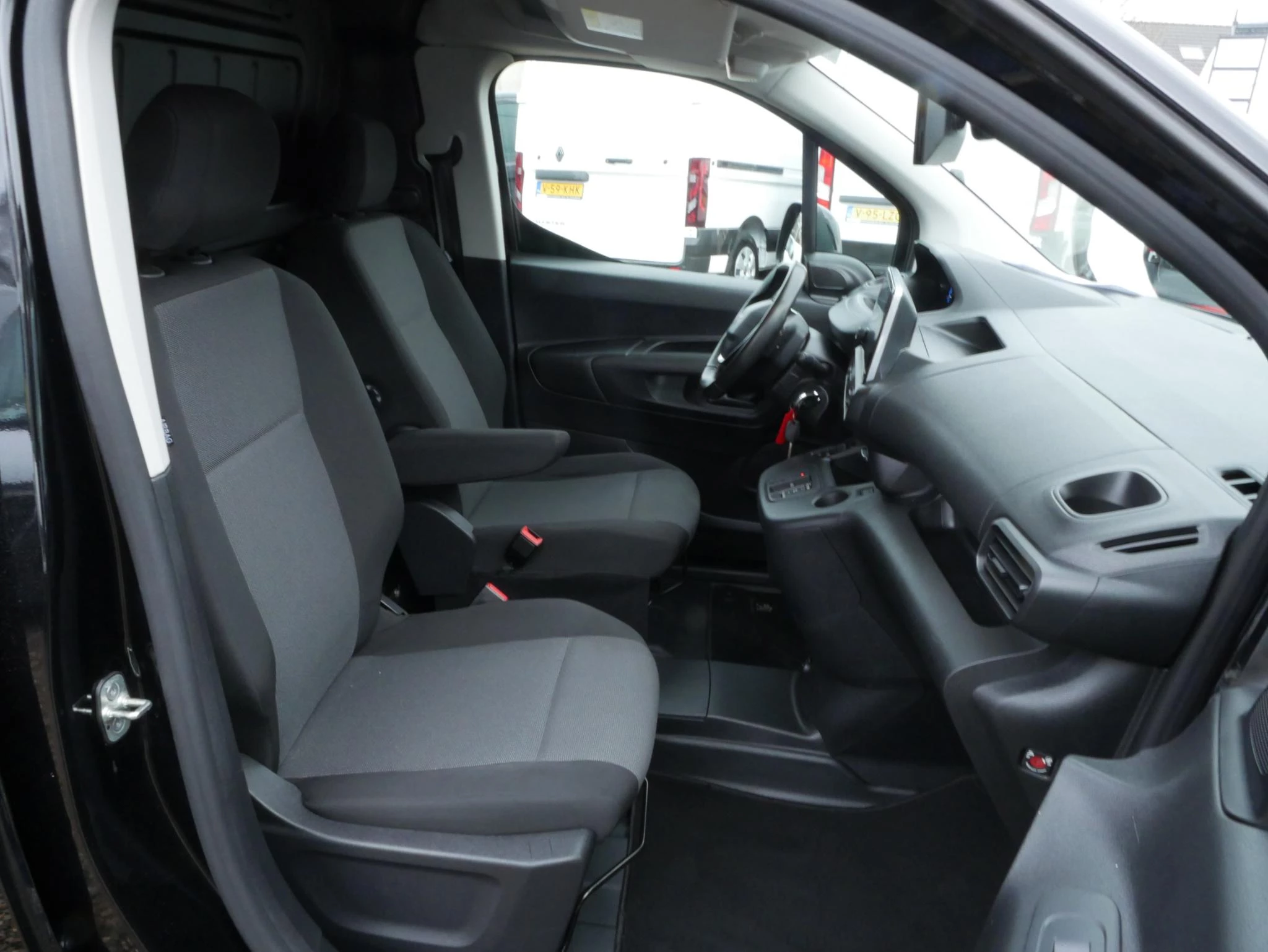 Hoofdafbeelding Peugeot e-Partner