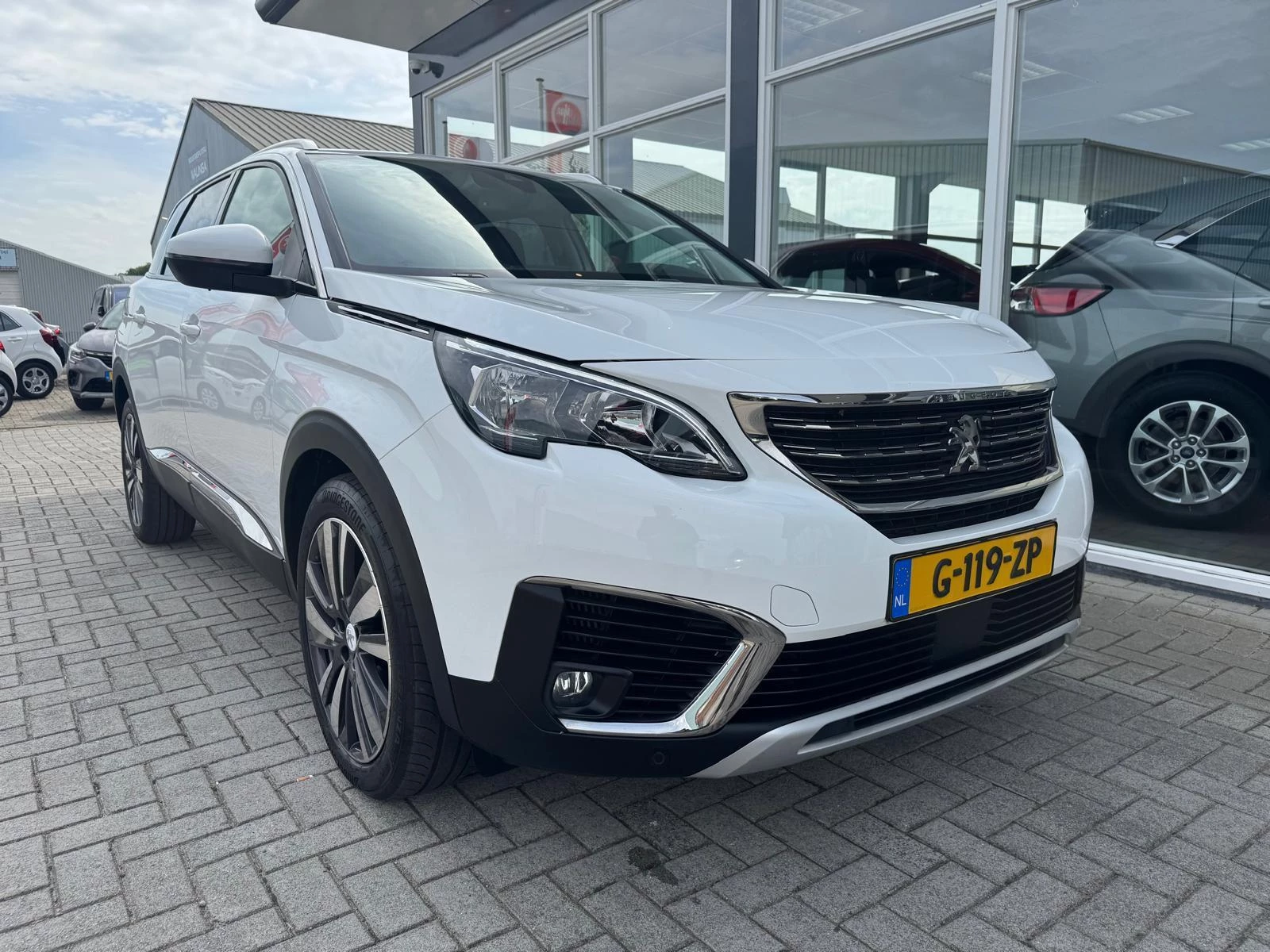 Hoofdafbeelding Peugeot 5008