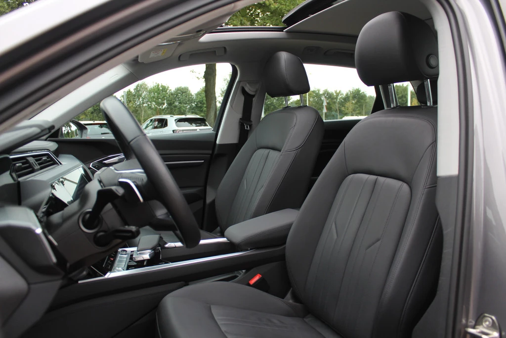Hoofdafbeelding Audi e-tron