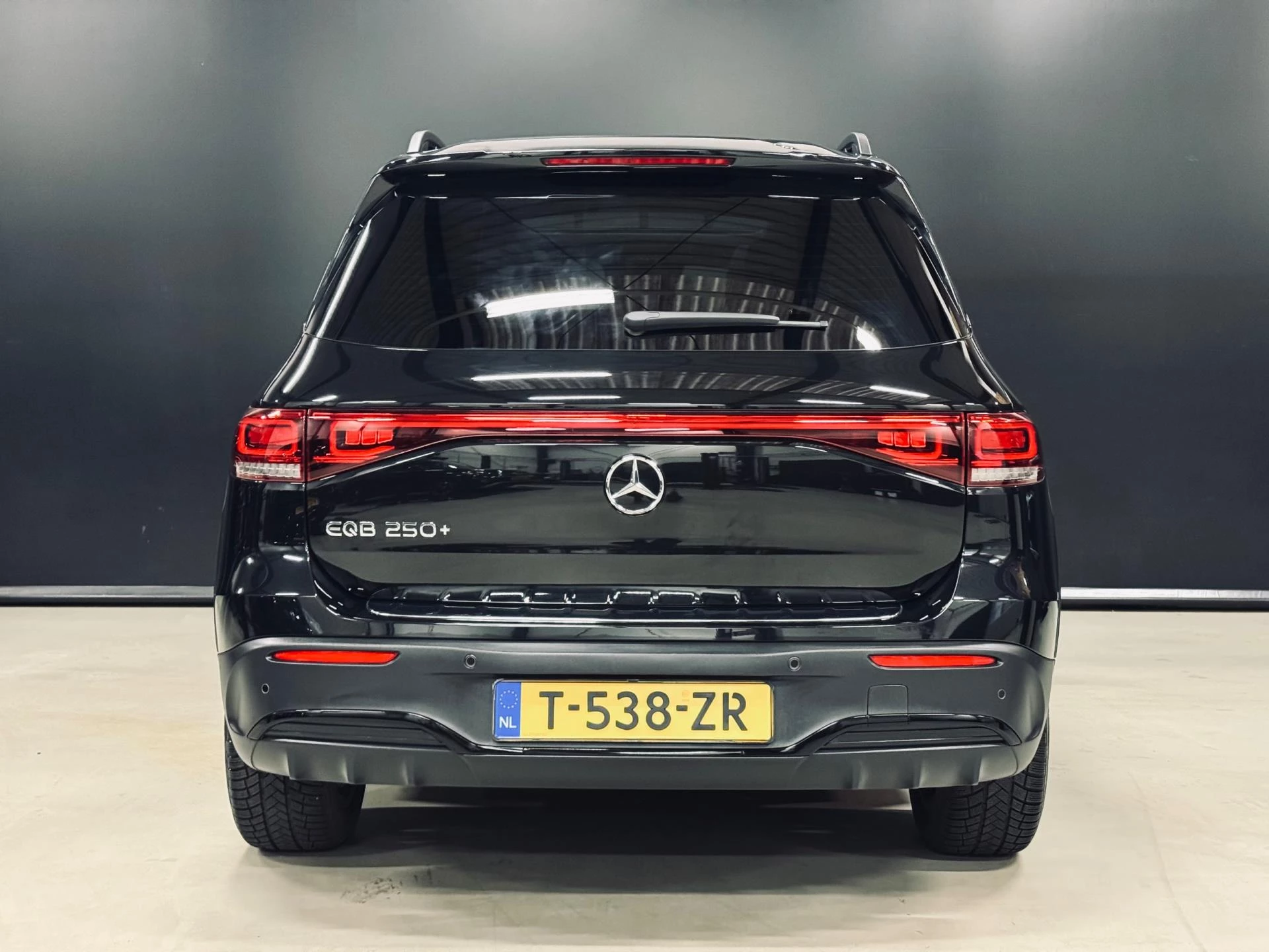 Hoofdafbeelding Mercedes-Benz EQB