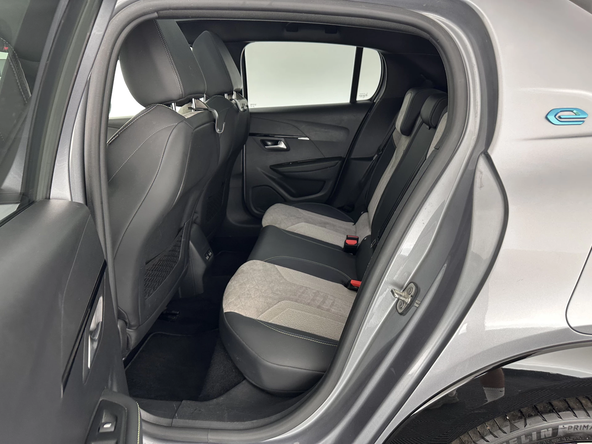 Hoofdafbeelding Peugeot e-208