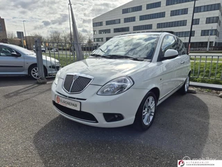 Lancia Ypsilon 1.4-16V Platino