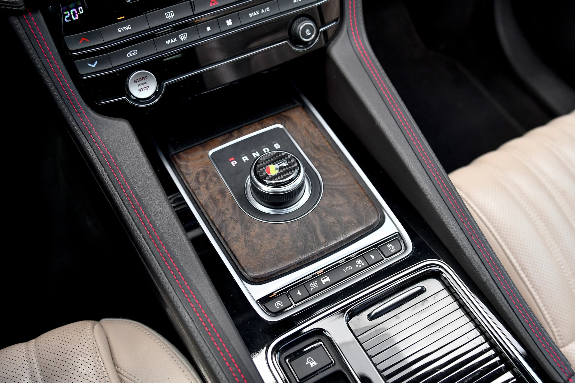 Hoofdafbeelding Jaguar F-PACE