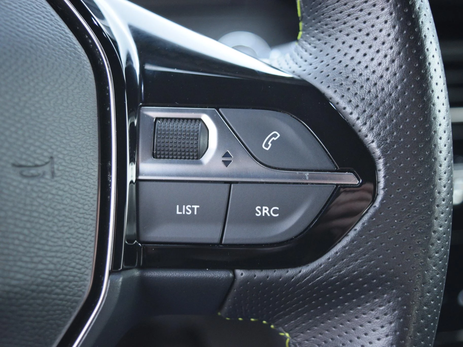 Hoofdafbeelding Peugeot e-208