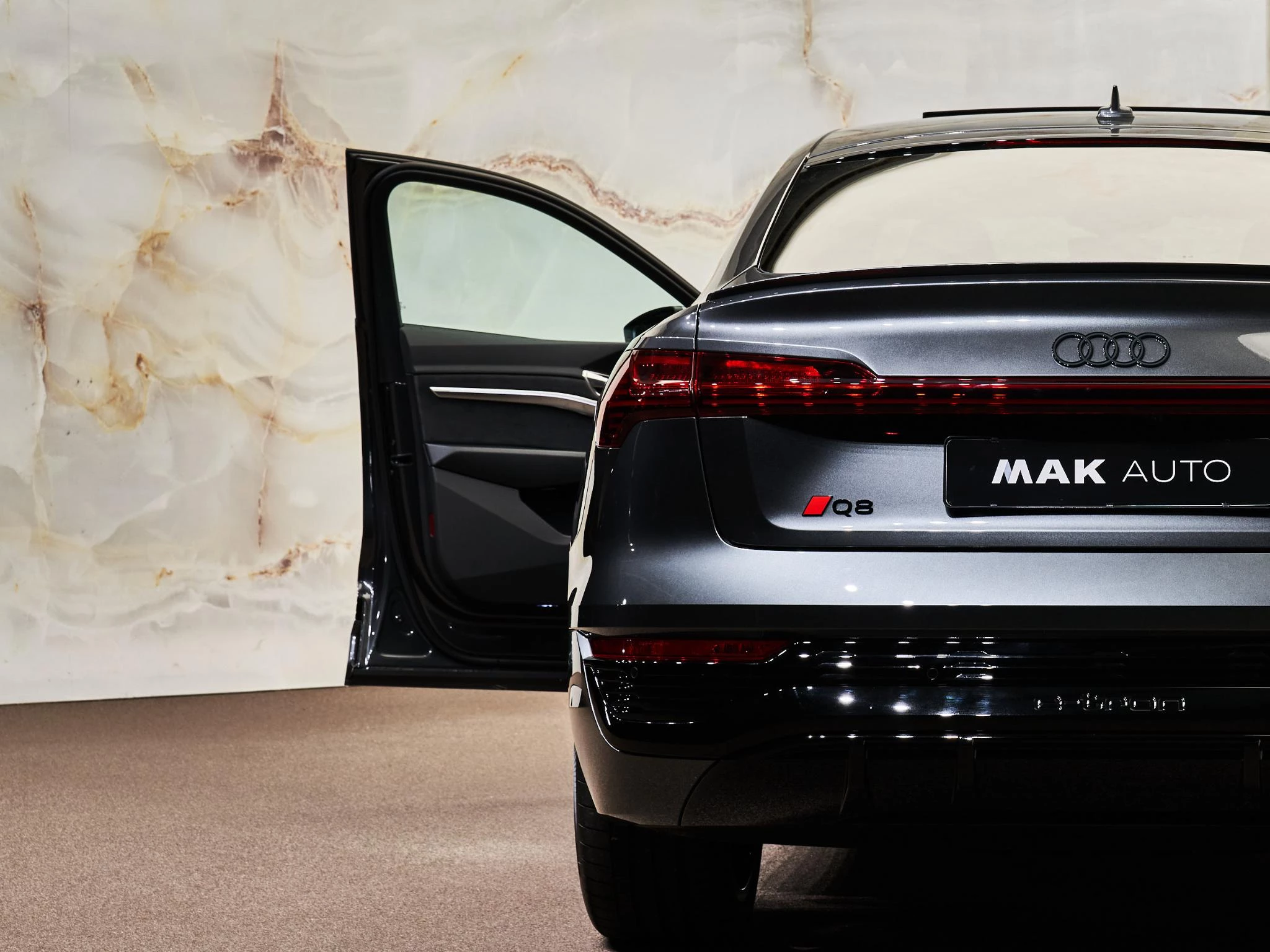 Hoofdafbeelding Audi Q8 Sportback e-tron