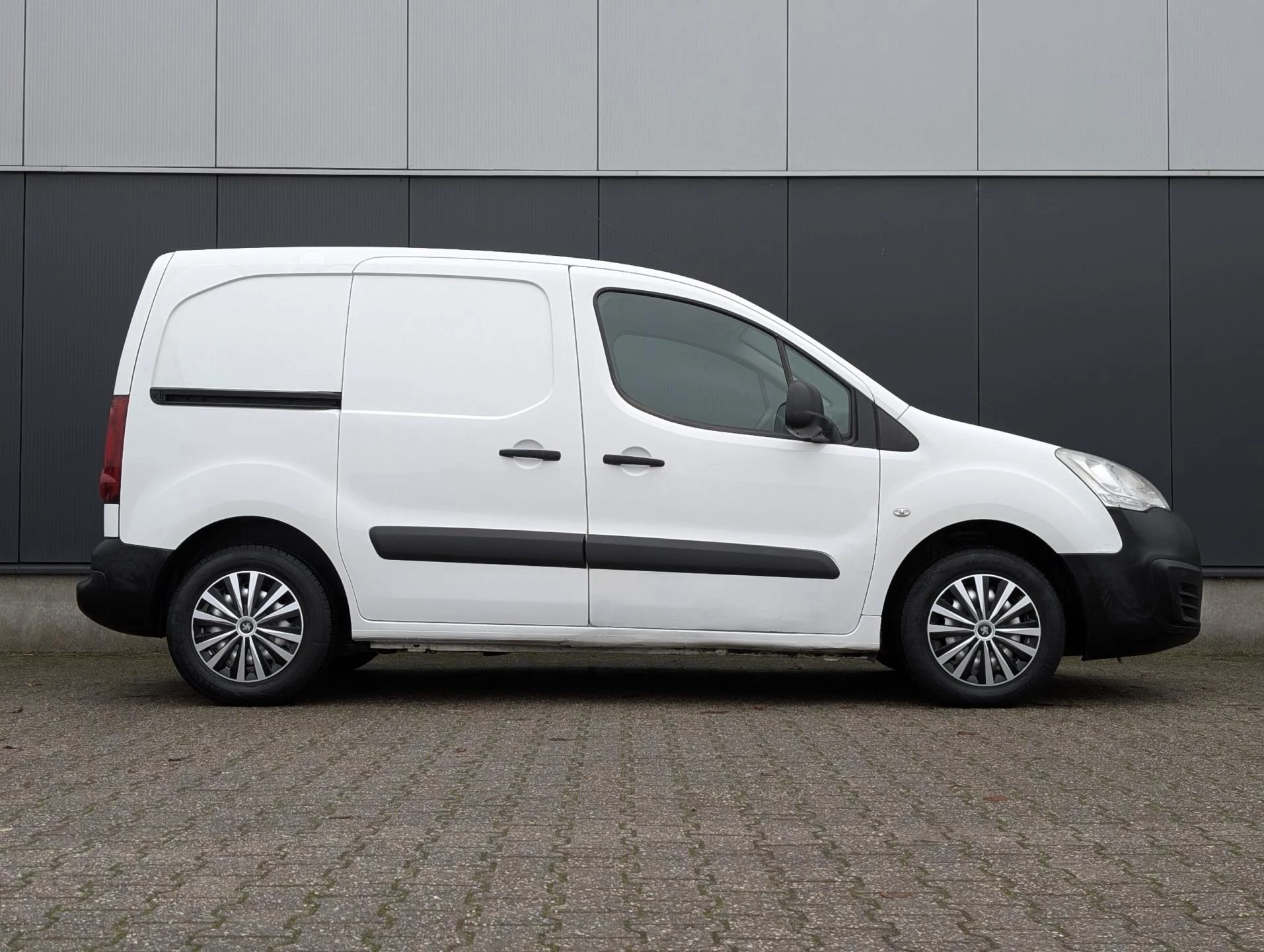 Hoofdafbeelding Peugeot Partner