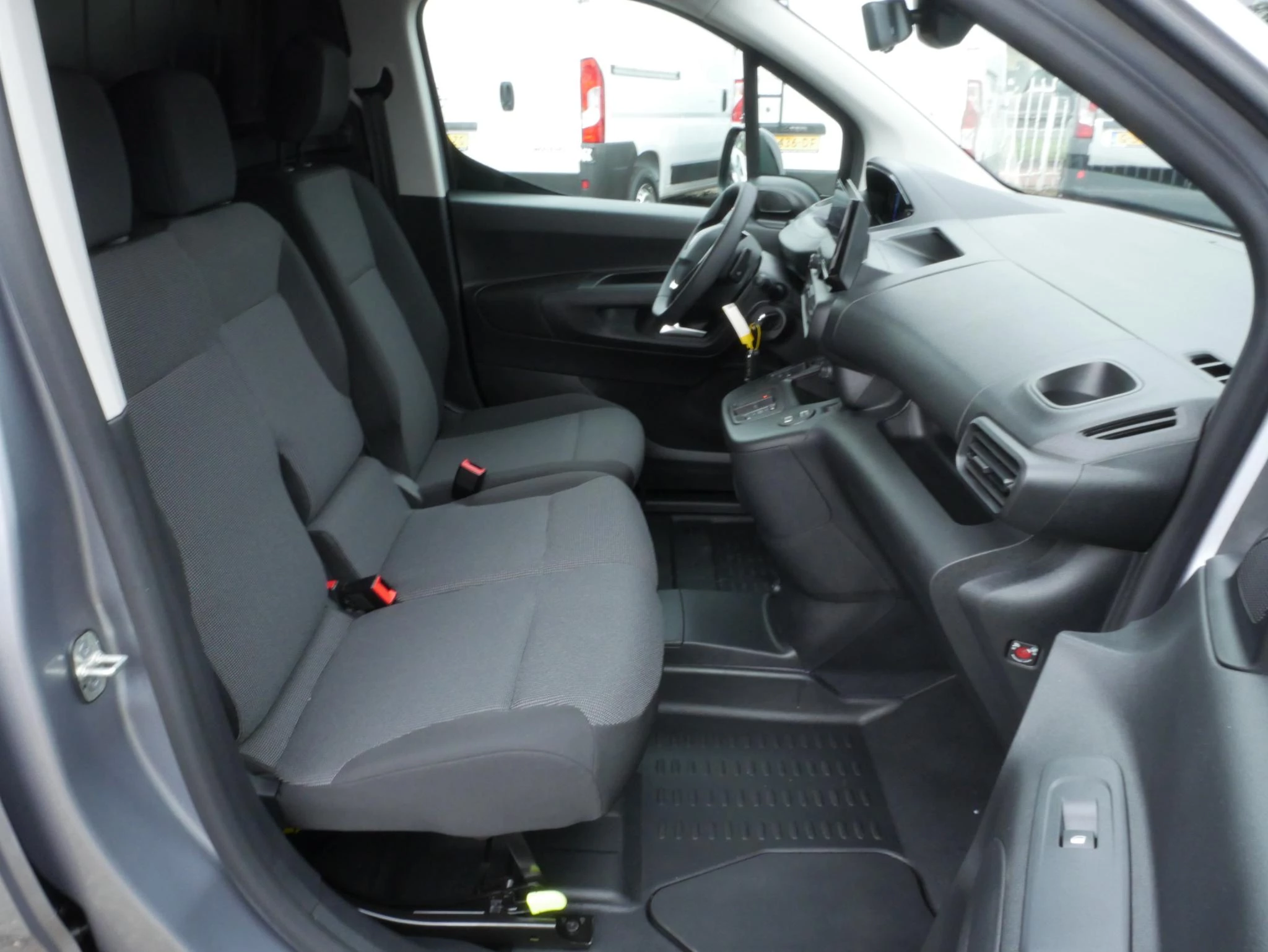 Hoofdafbeelding Peugeot e-Partner