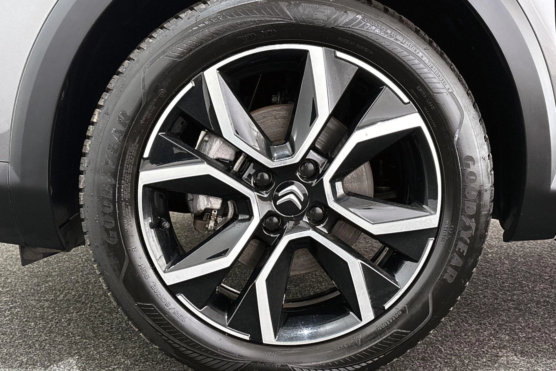 Hoofdafbeelding Citroën ë-C4 X