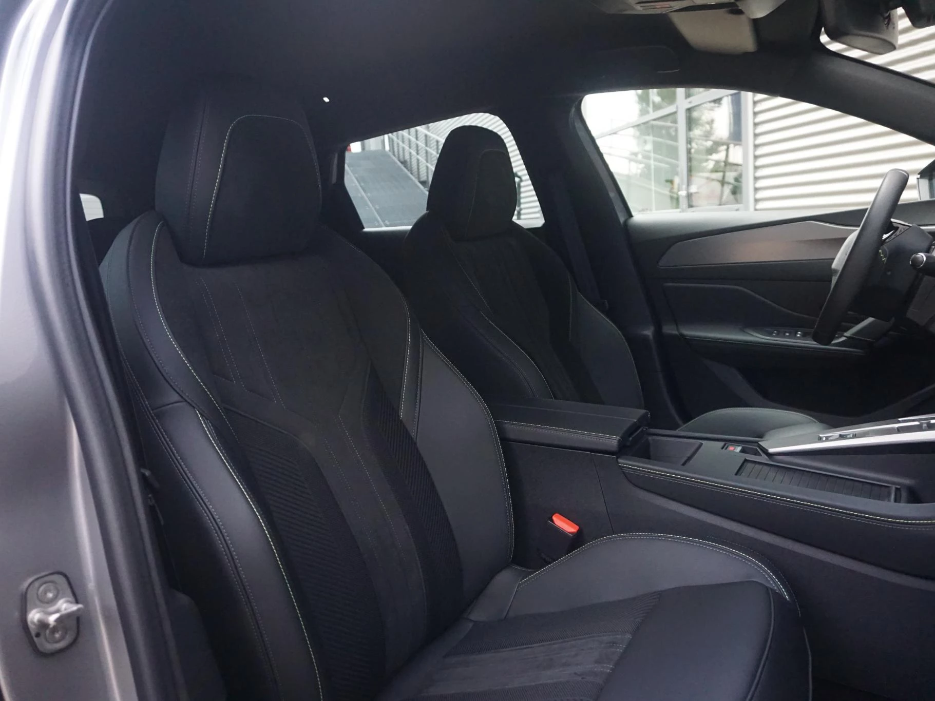 Hoofdafbeelding Peugeot e-308