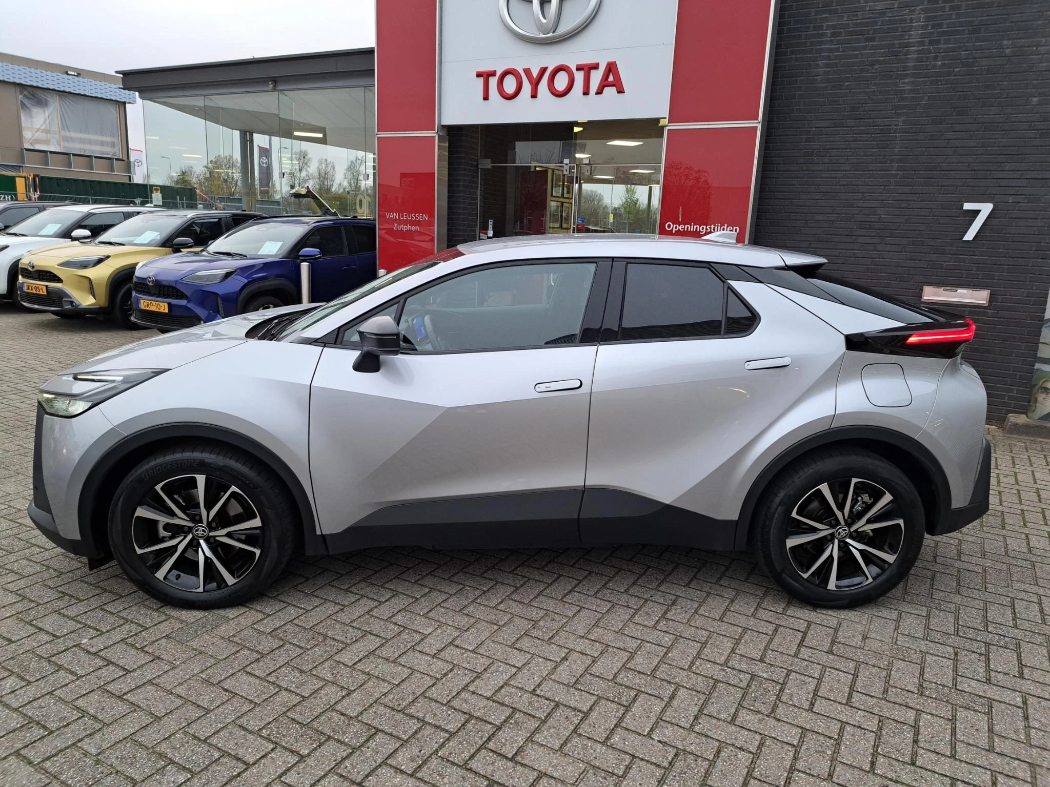 Hoofdafbeelding Toyota C-HR