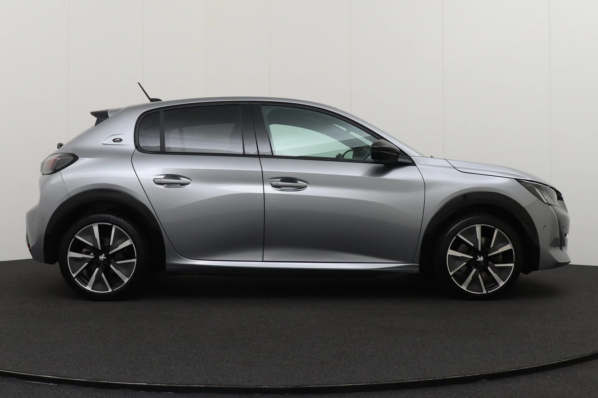 Hoofdafbeelding Peugeot e-208