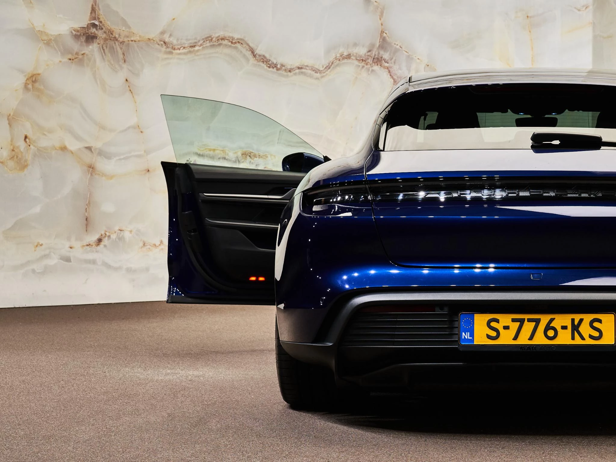 Hoofdafbeelding Porsche Taycan