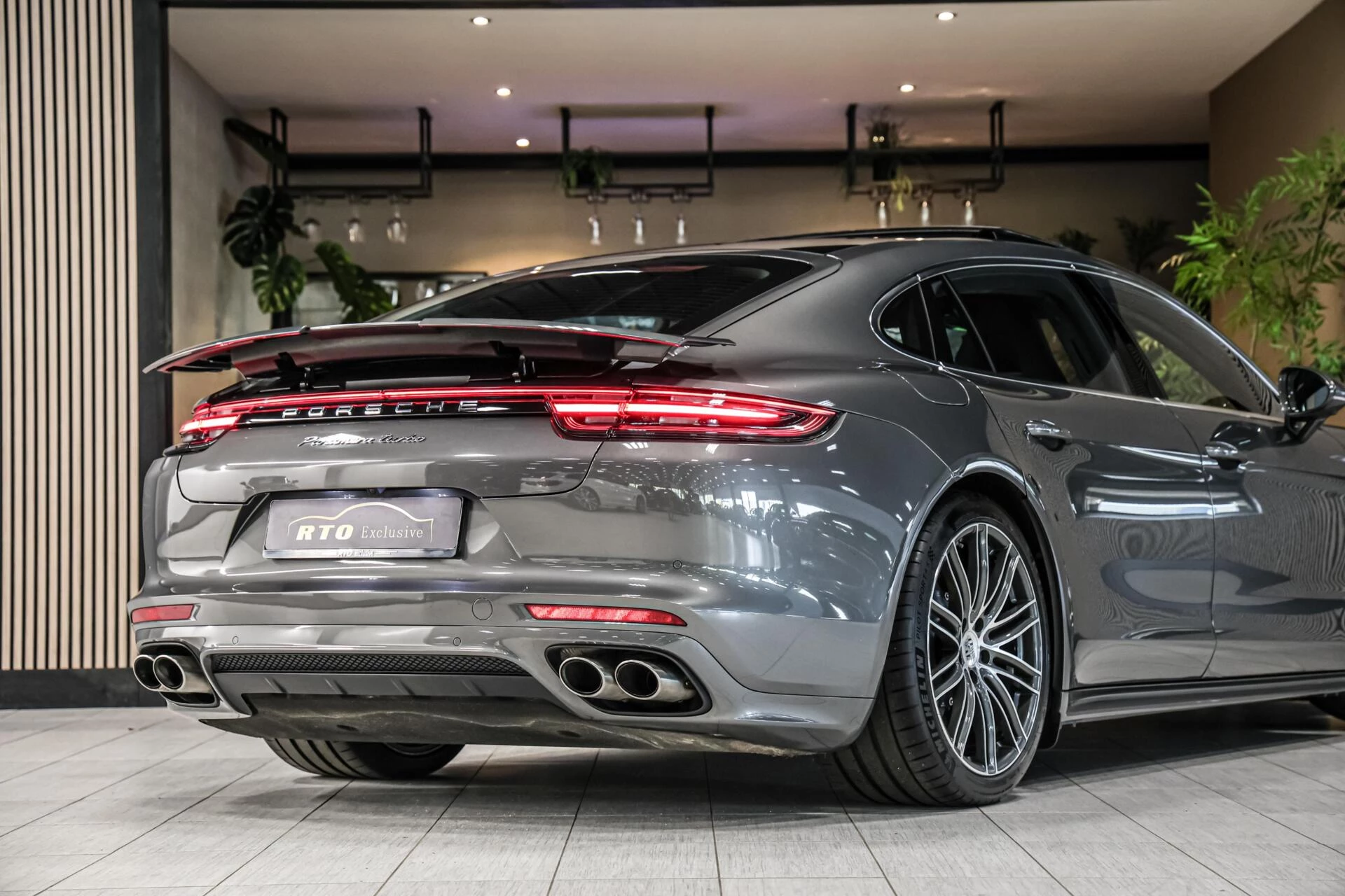 Hoofdafbeelding Porsche Panamera