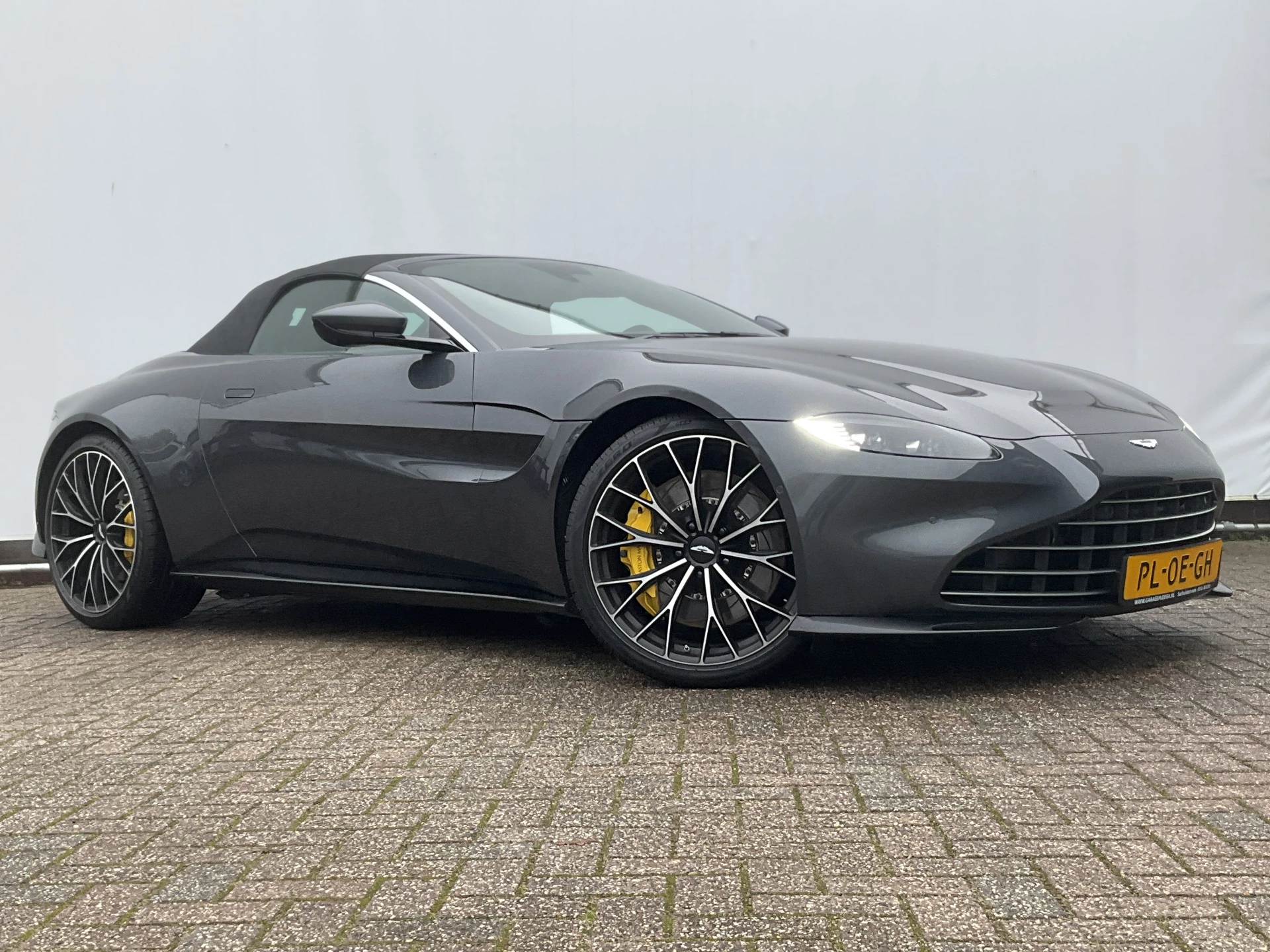 Hoofdafbeelding Aston Martin V8 Vantage
