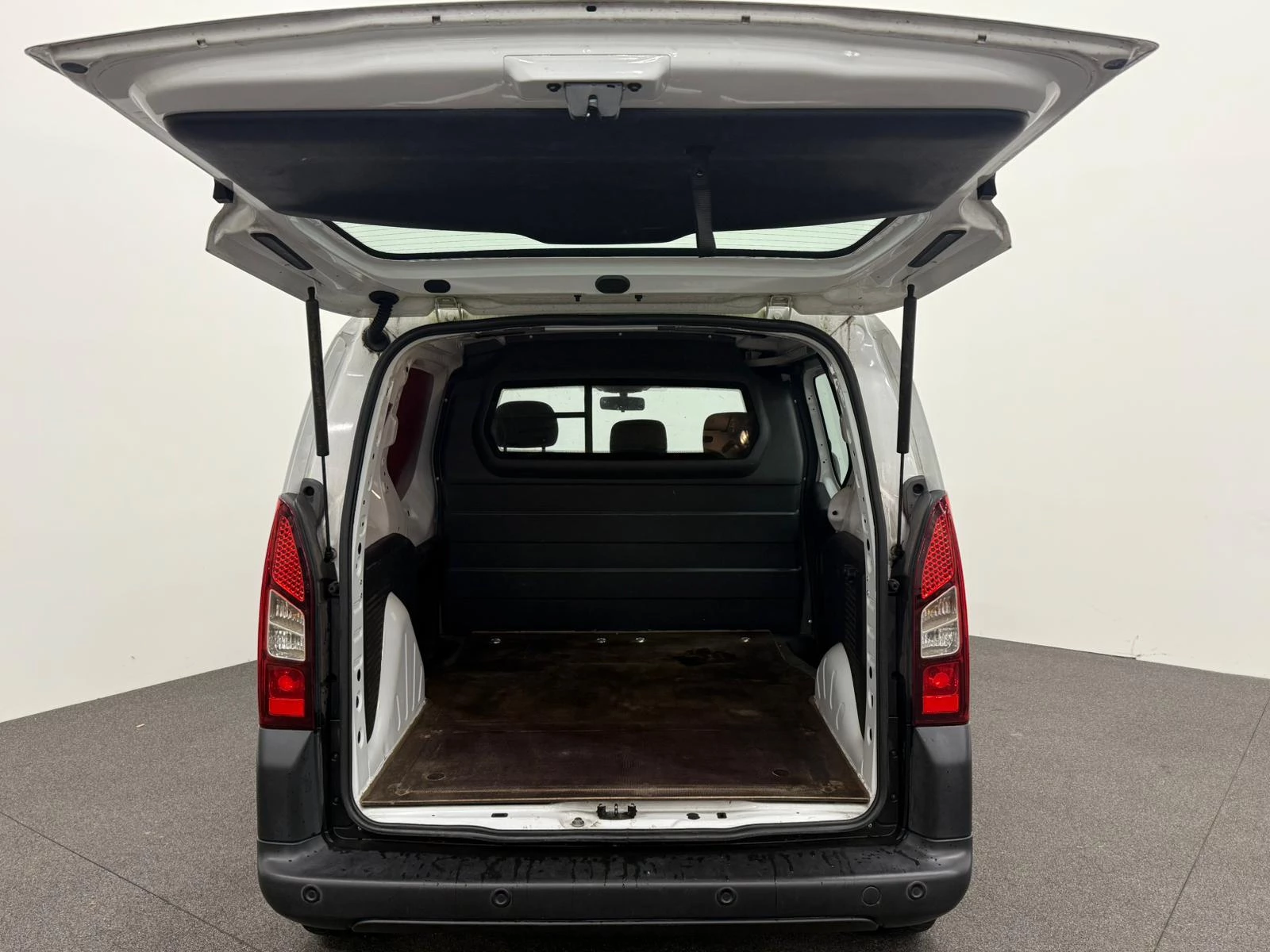 Hoofdafbeelding Peugeot Partner